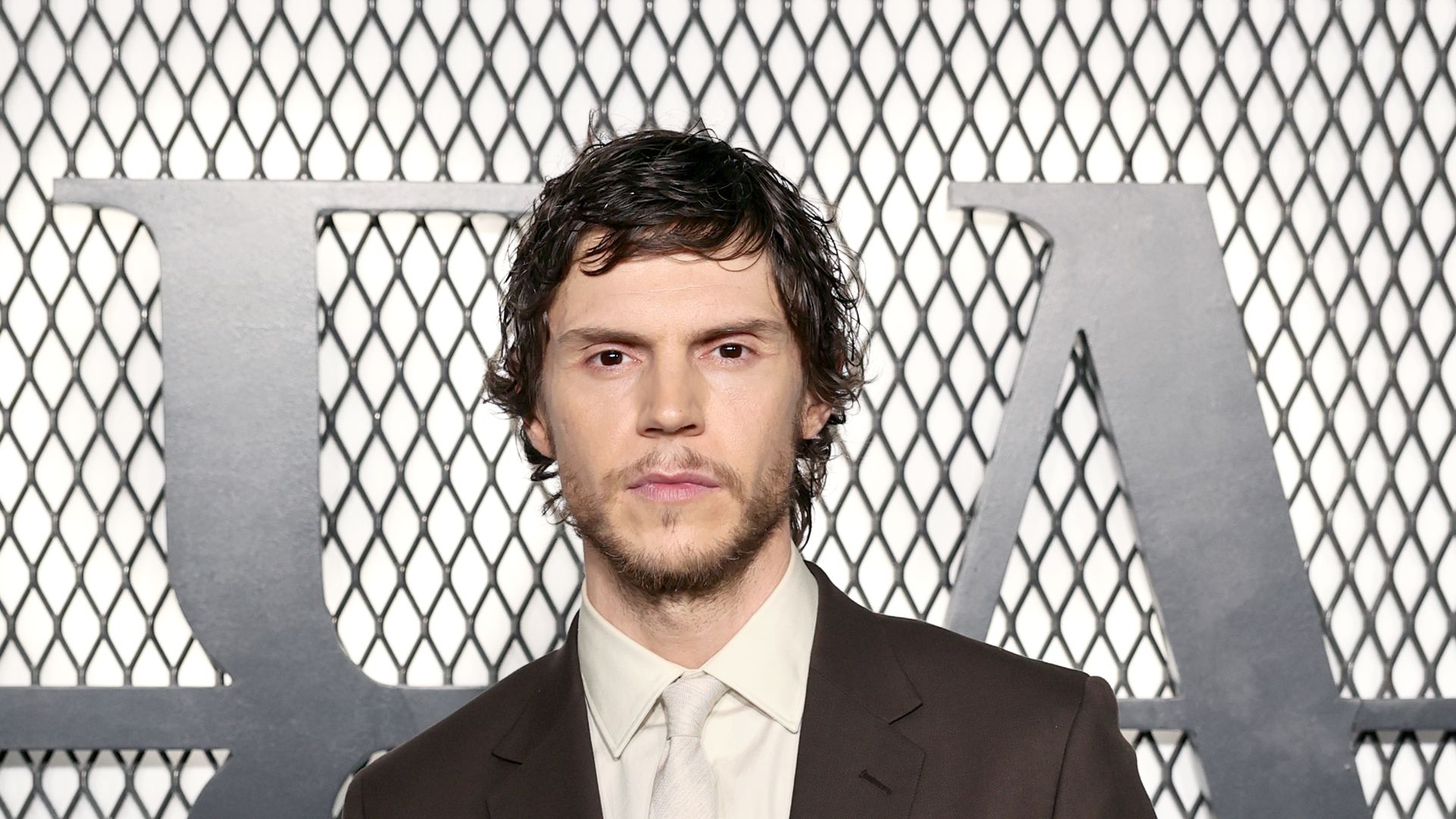 Neue-American-Horror-Story-Staffel-Evan-Peters-ist-nerv-s