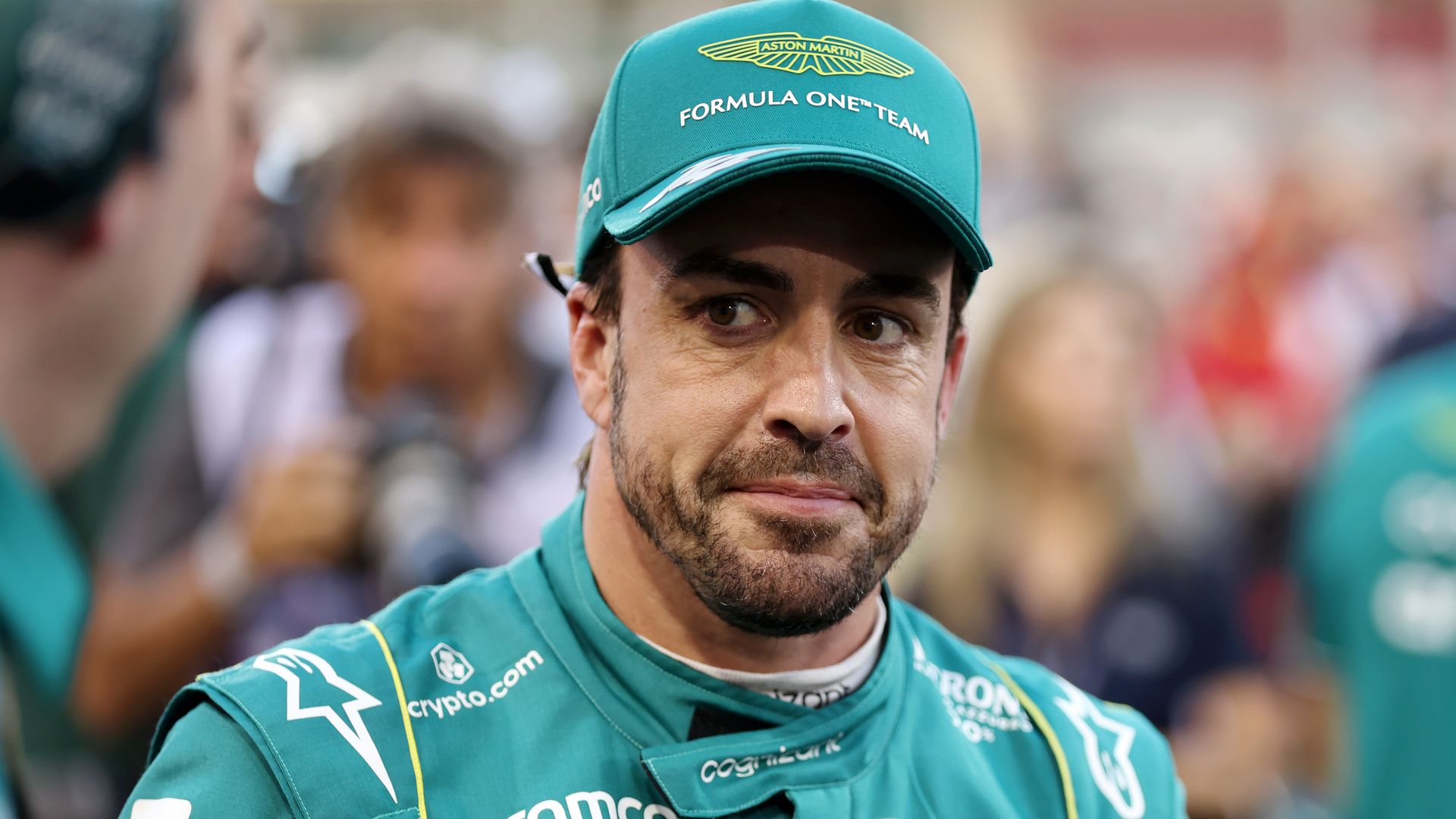 F1-Star Fernando Alonso präsentiert seine Luxusautoflotte