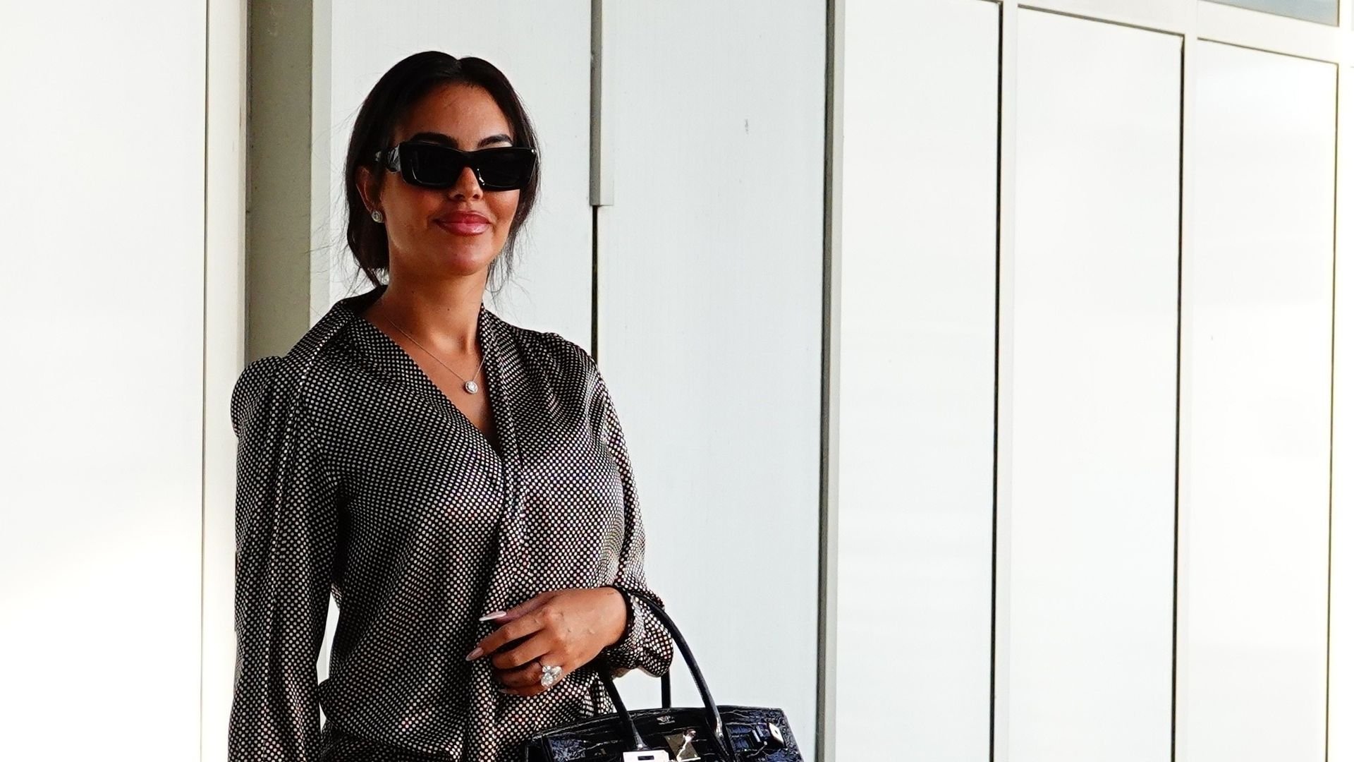 Georgina-Rodr-guez-pr-sentiert-stolz-ihren-Verlobungsring