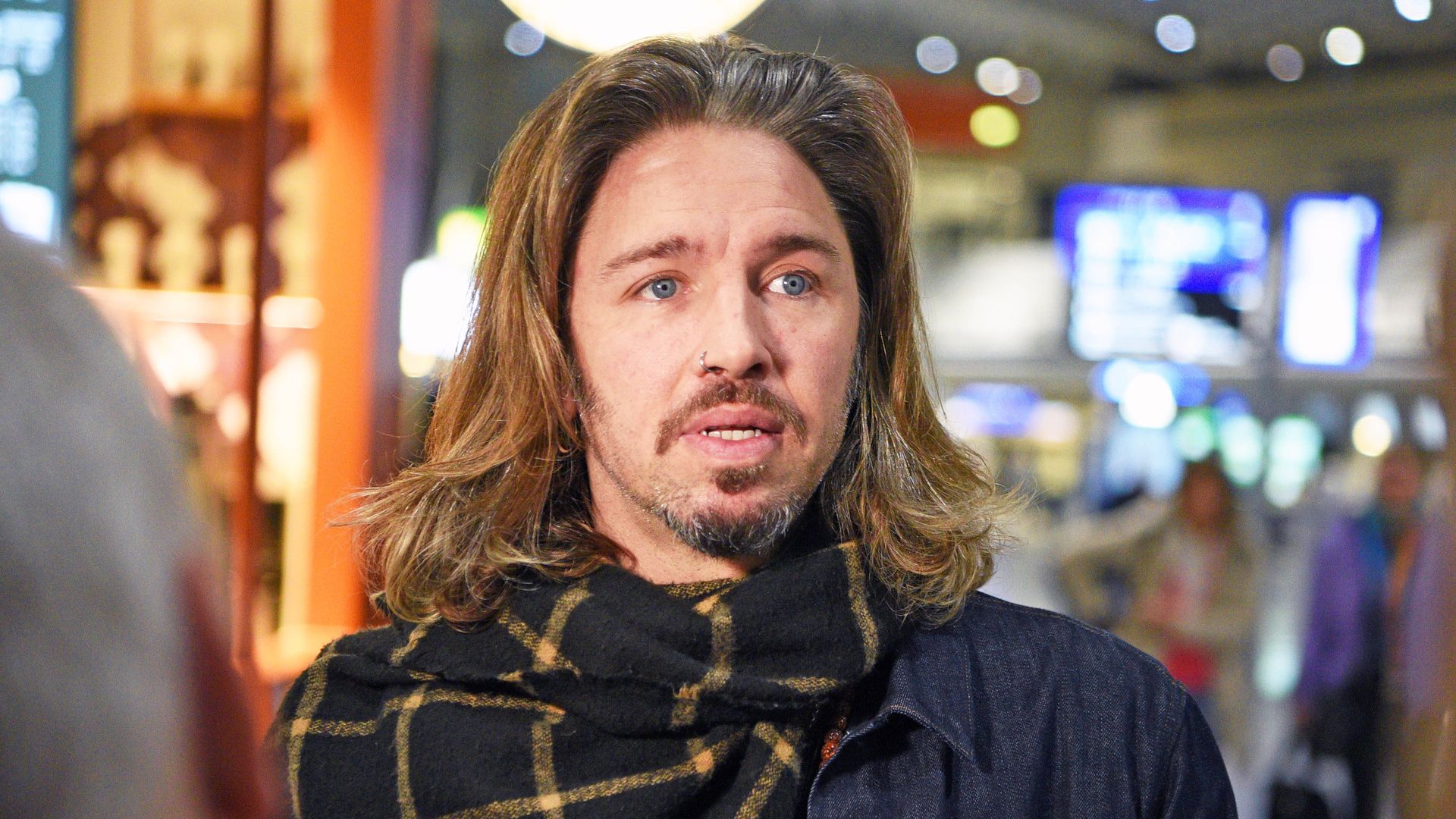 Gil-Ofarim-beteuert-Es-gibt-Verschwiegenheitsvereinbarung-