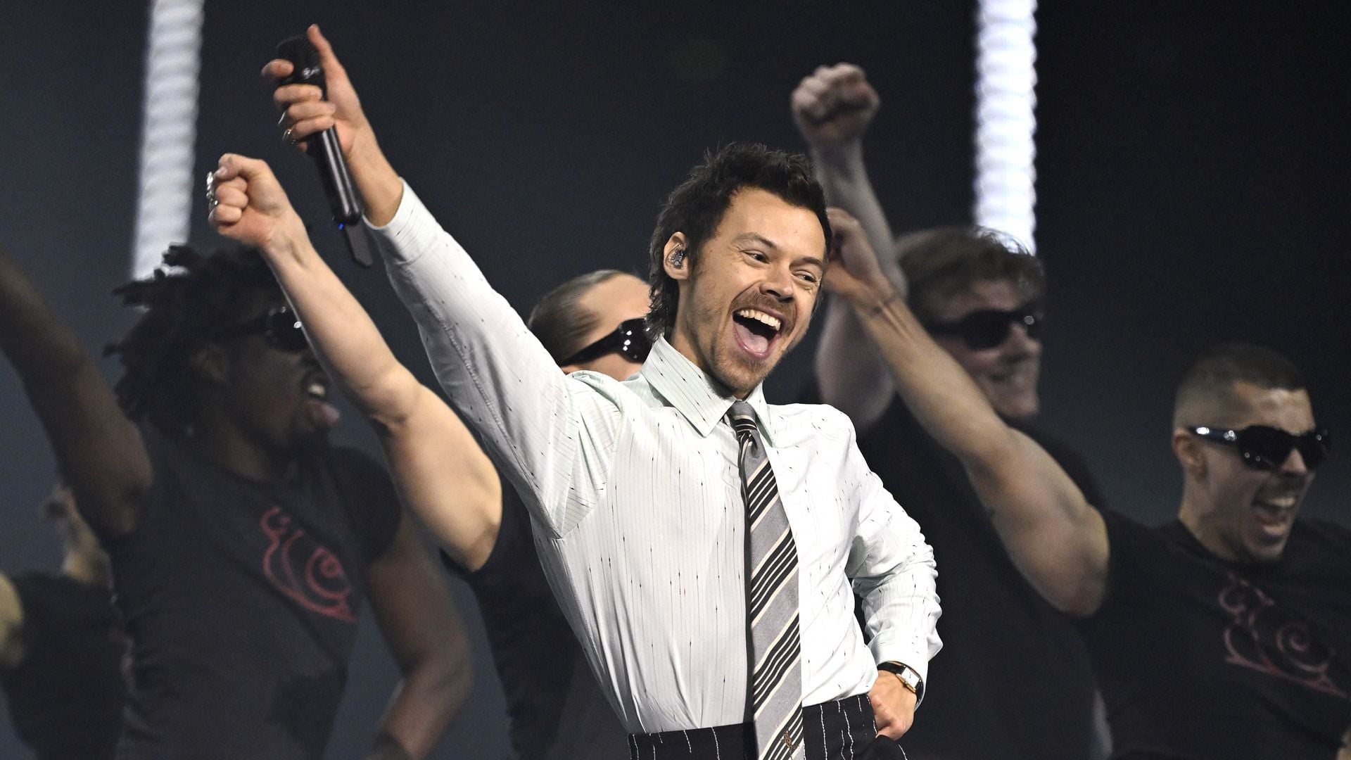 Schwester-gesucht-Harry-Styles-pausiert-Konzert-in-Wembley