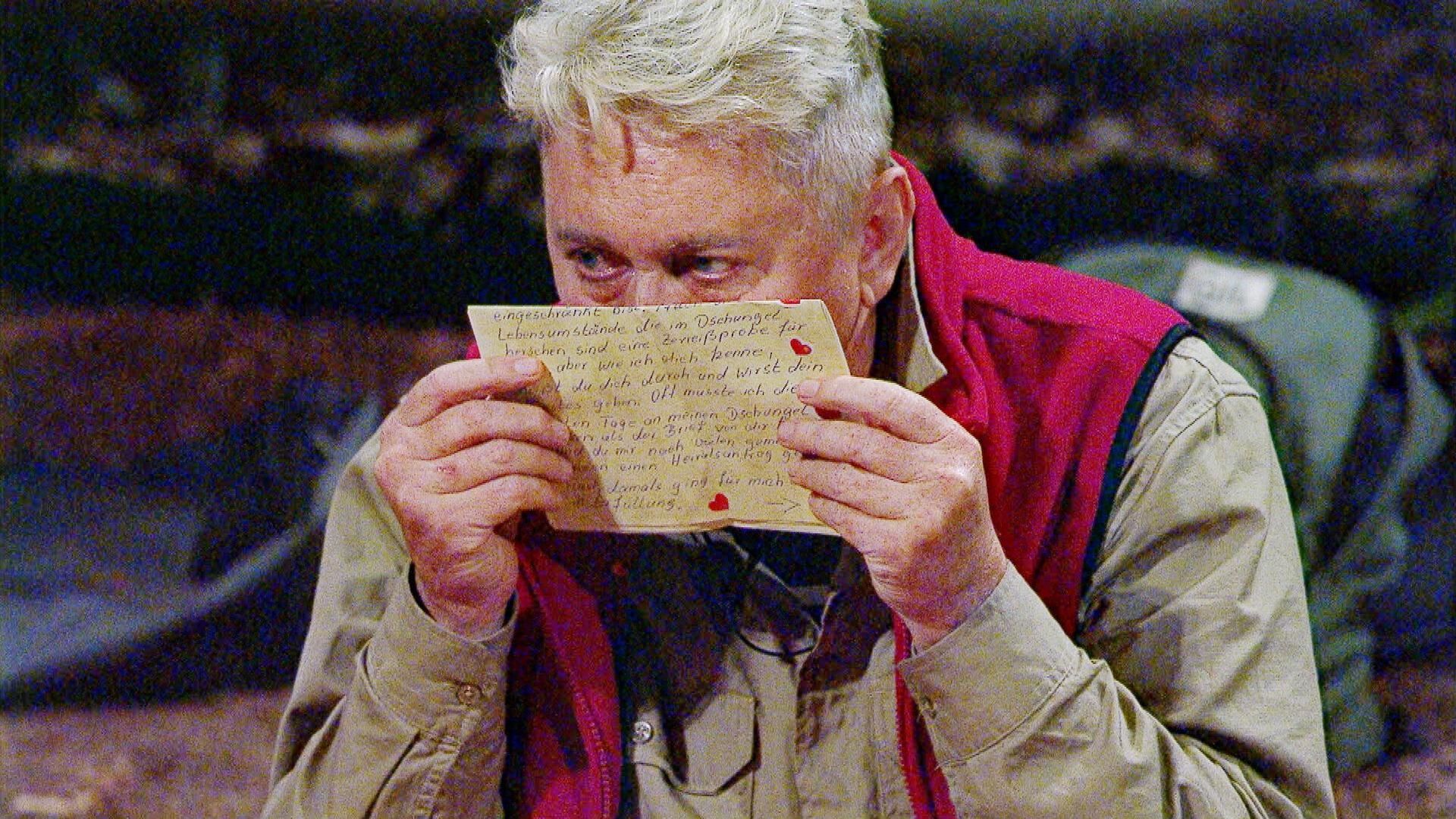 Emotional-Dschungel-Stars-erhalten-Briefe-ihrer-Liebsten