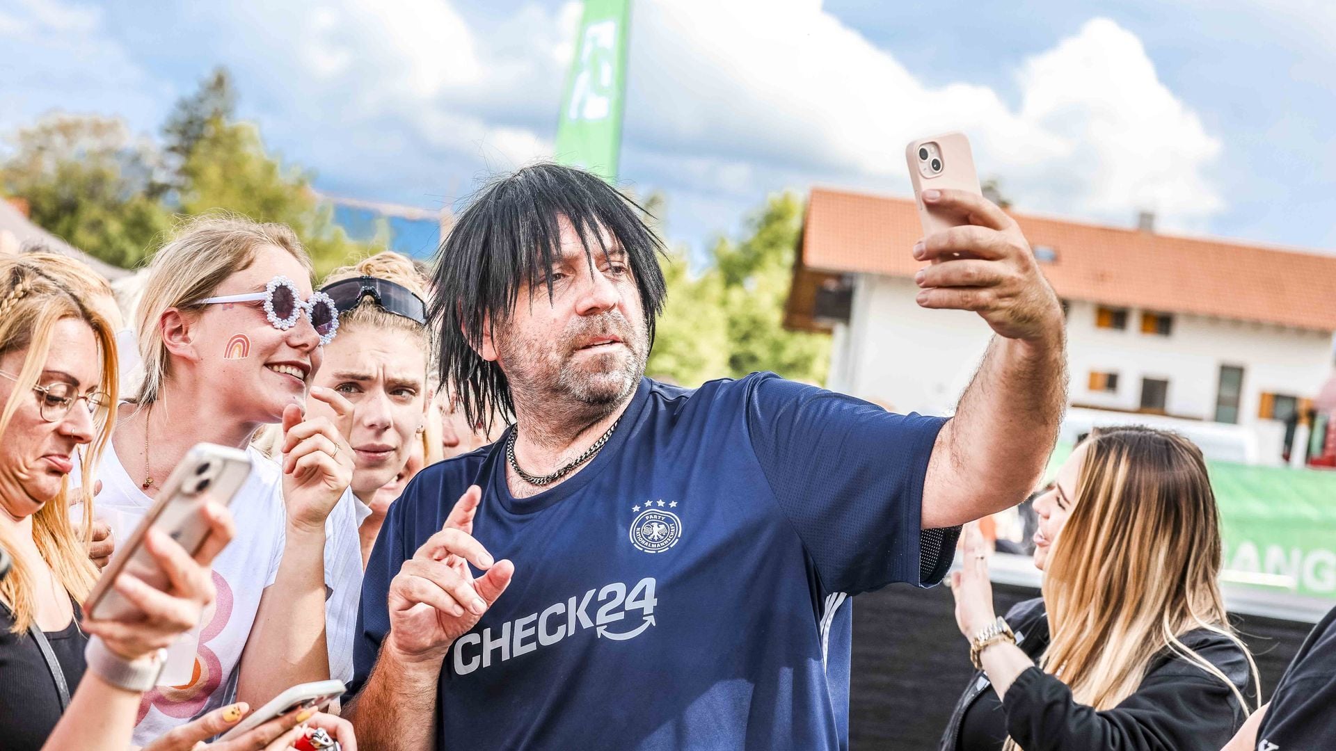Deutschrap am Ballermann: Warum Ikke Hüftgold dagegen ist