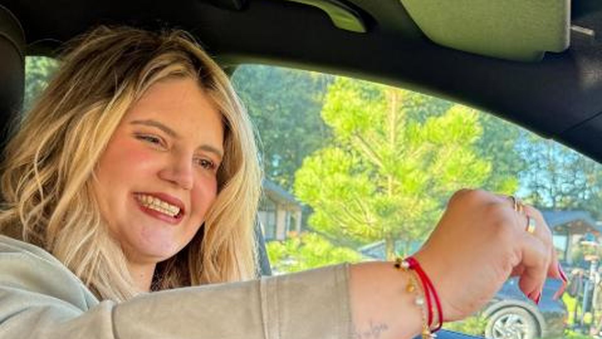 Erfolgserlebnis-Ina-Borck-f-hrt-das-Auto-ihres-Freundes