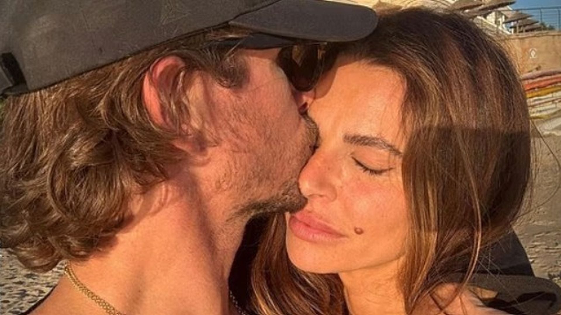 Jake-Halls-Beerdigung-Ex-Misse-Beqiri-bricht-fast-zusammen