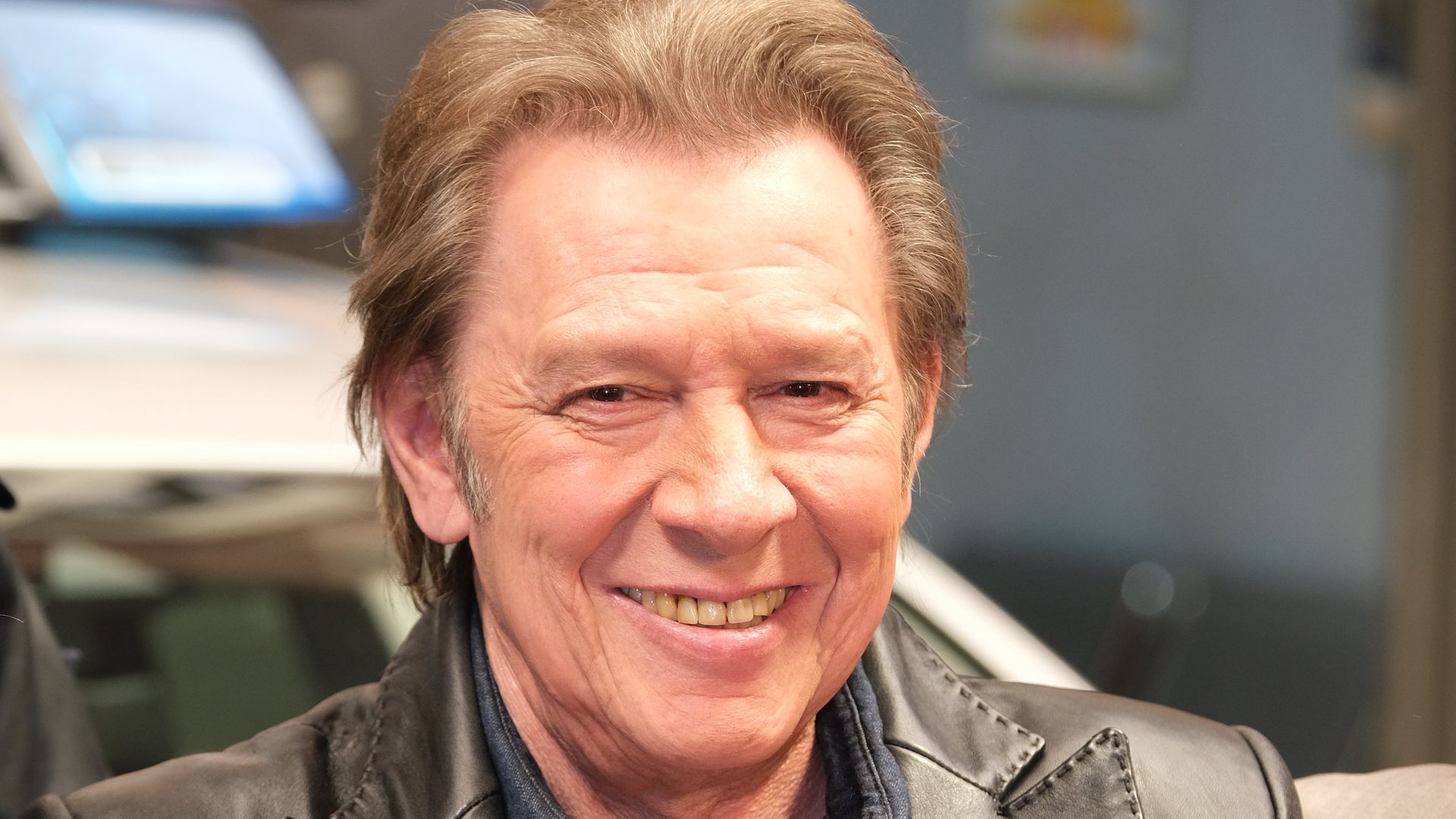 Sechs-Jahre-tot-Jan-Fedders-Grab-lockt-immer-noch-Fans-an