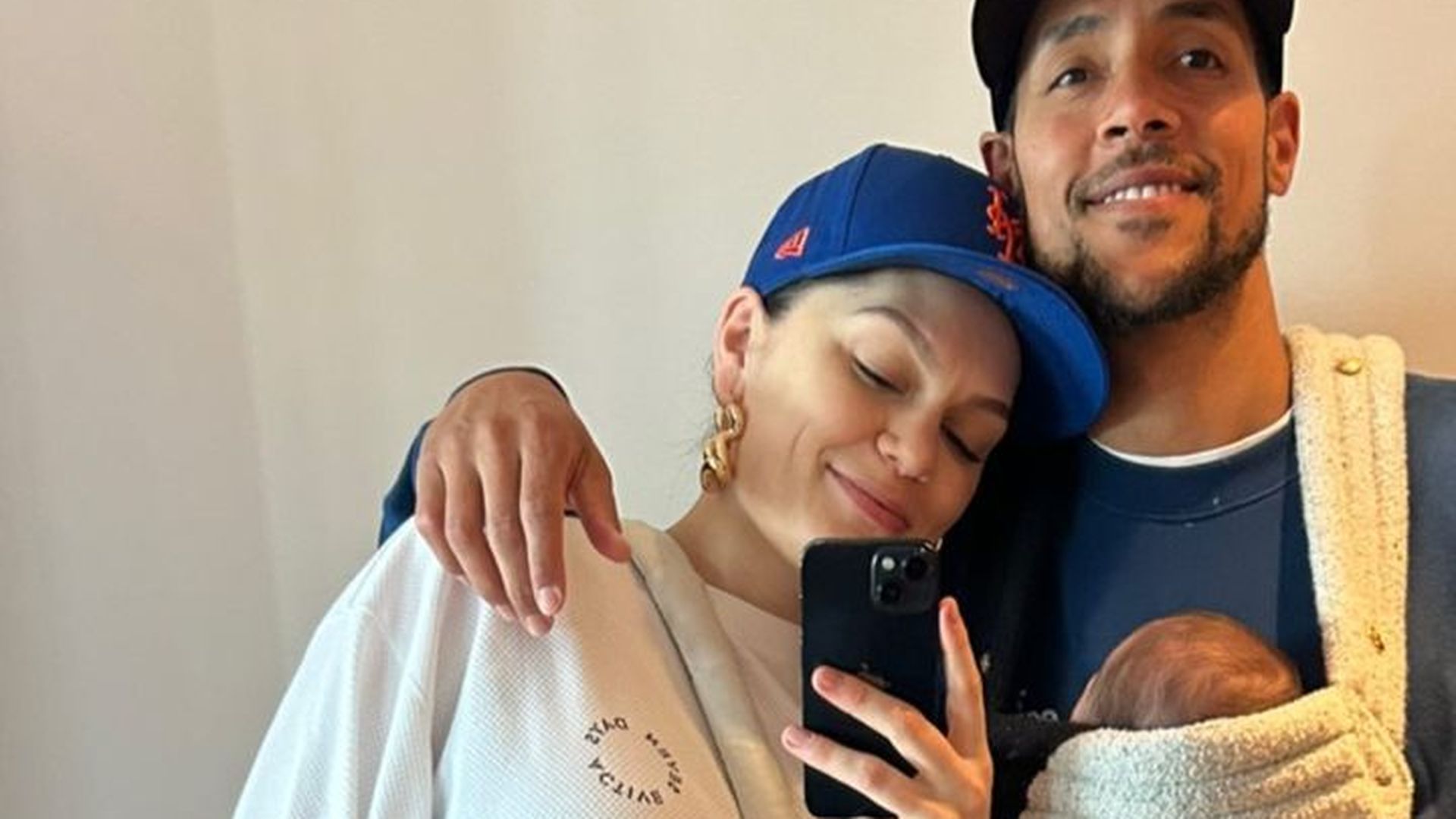 Wie geht es ihr? Jessie J mit Chanan und Baby Sky unterwegs