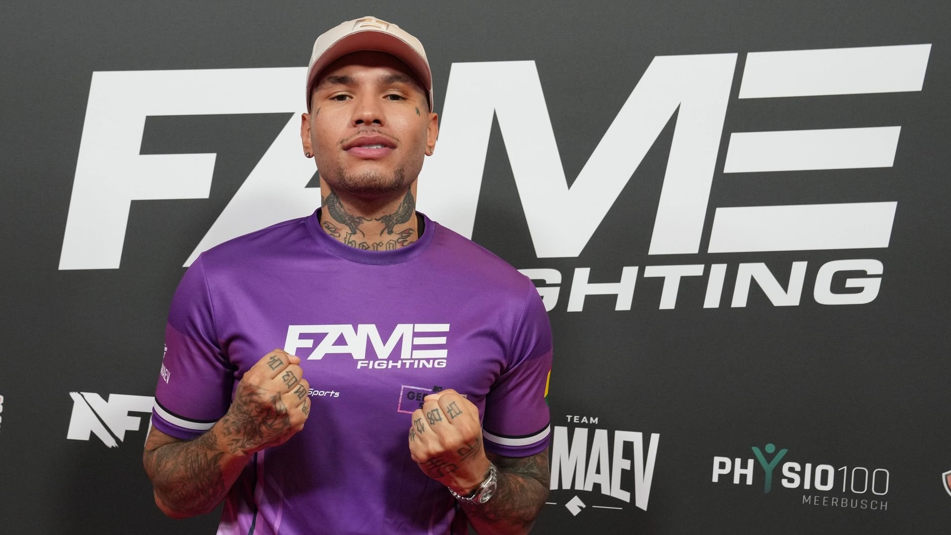 -Auf-die-Fresse-Gegen-ihn-will-Jona-Steinig-in-den-Boxring