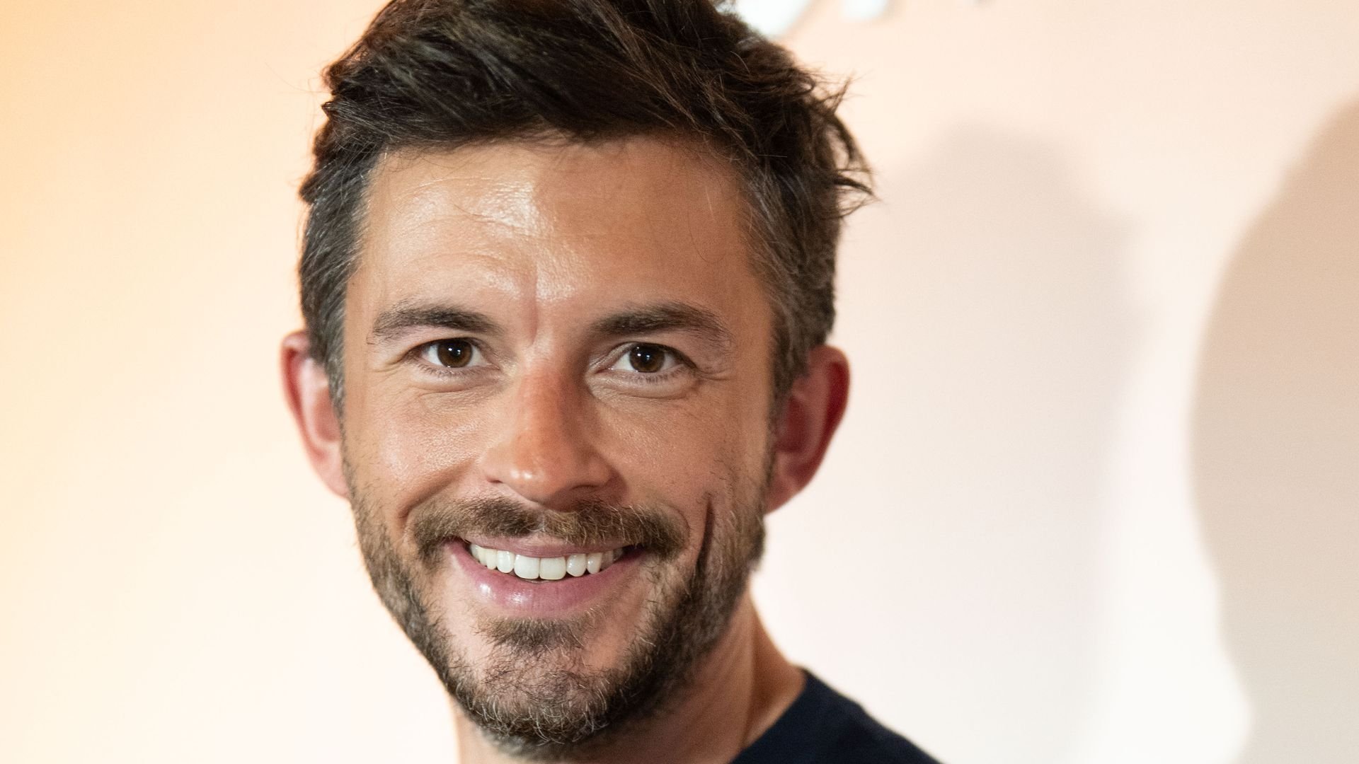 Jonathan-Bailey-muss-sich-bei-Sexszenen-Lachen-verkneifen