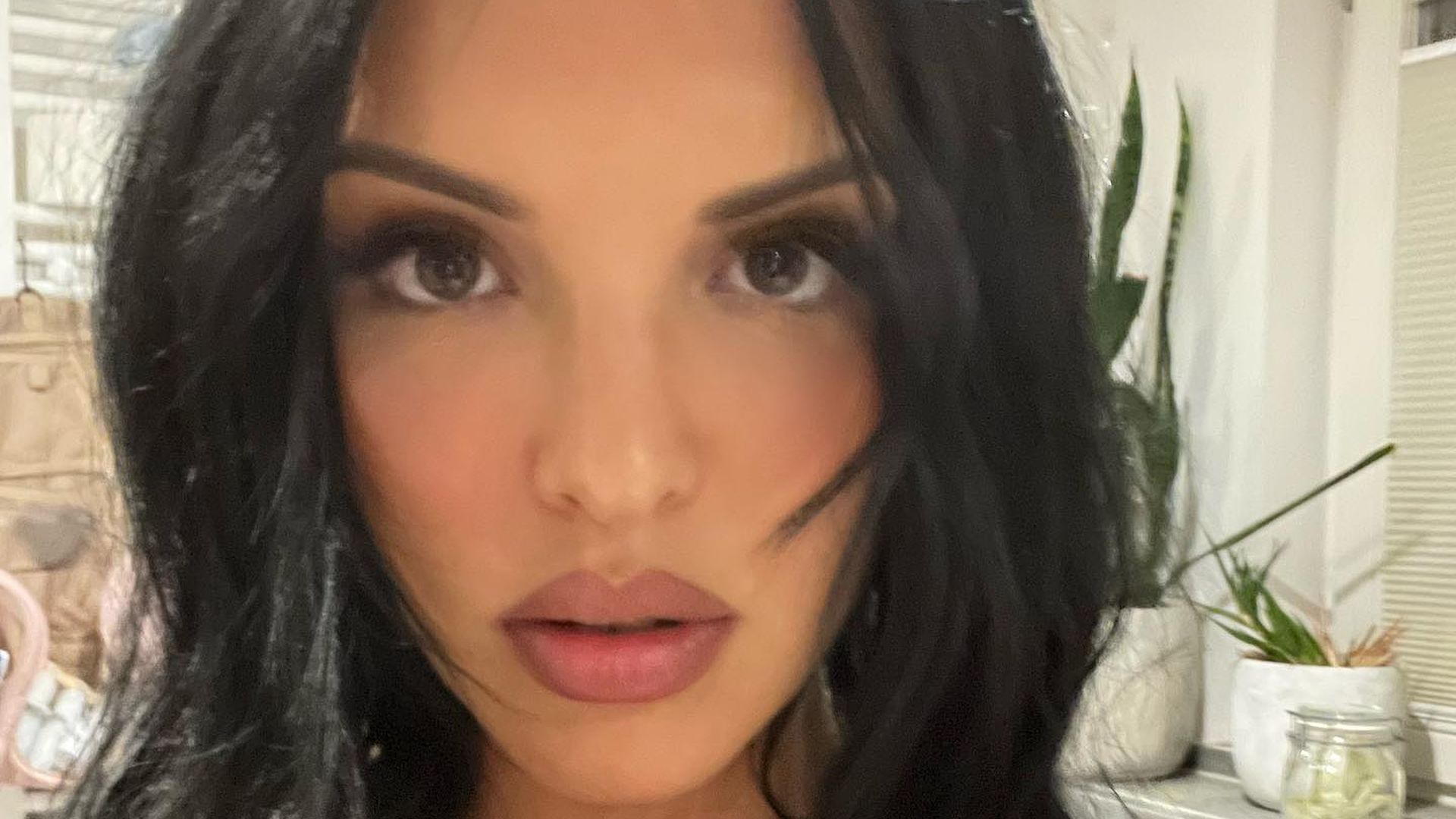 -Seelenf-nger-Rapperin-Juju-berichtet-von-Knebelvertrag