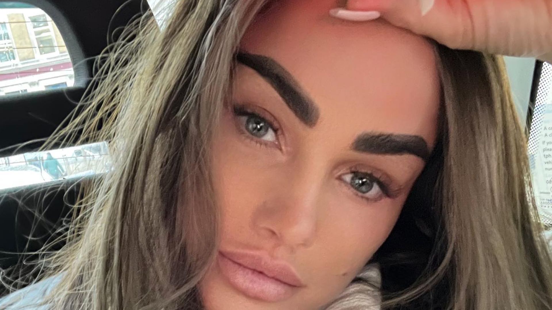 Katie Price hat sich für ihr OnlyFans-Shooting herausgeputzt