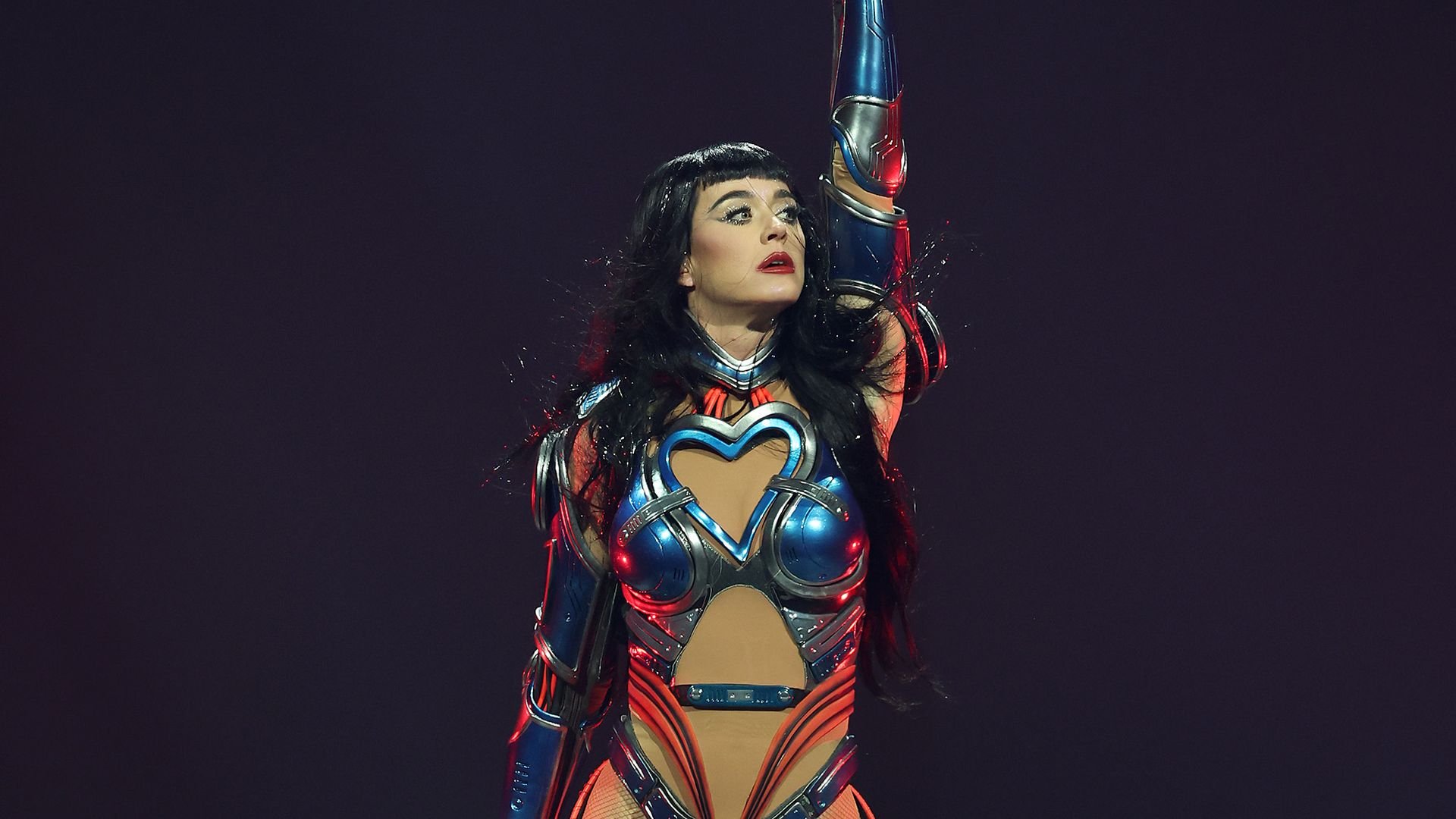 Wegen-Verlobung-Katy-Perry-bricht-bei-Konzert-in-Tr-nen-aus