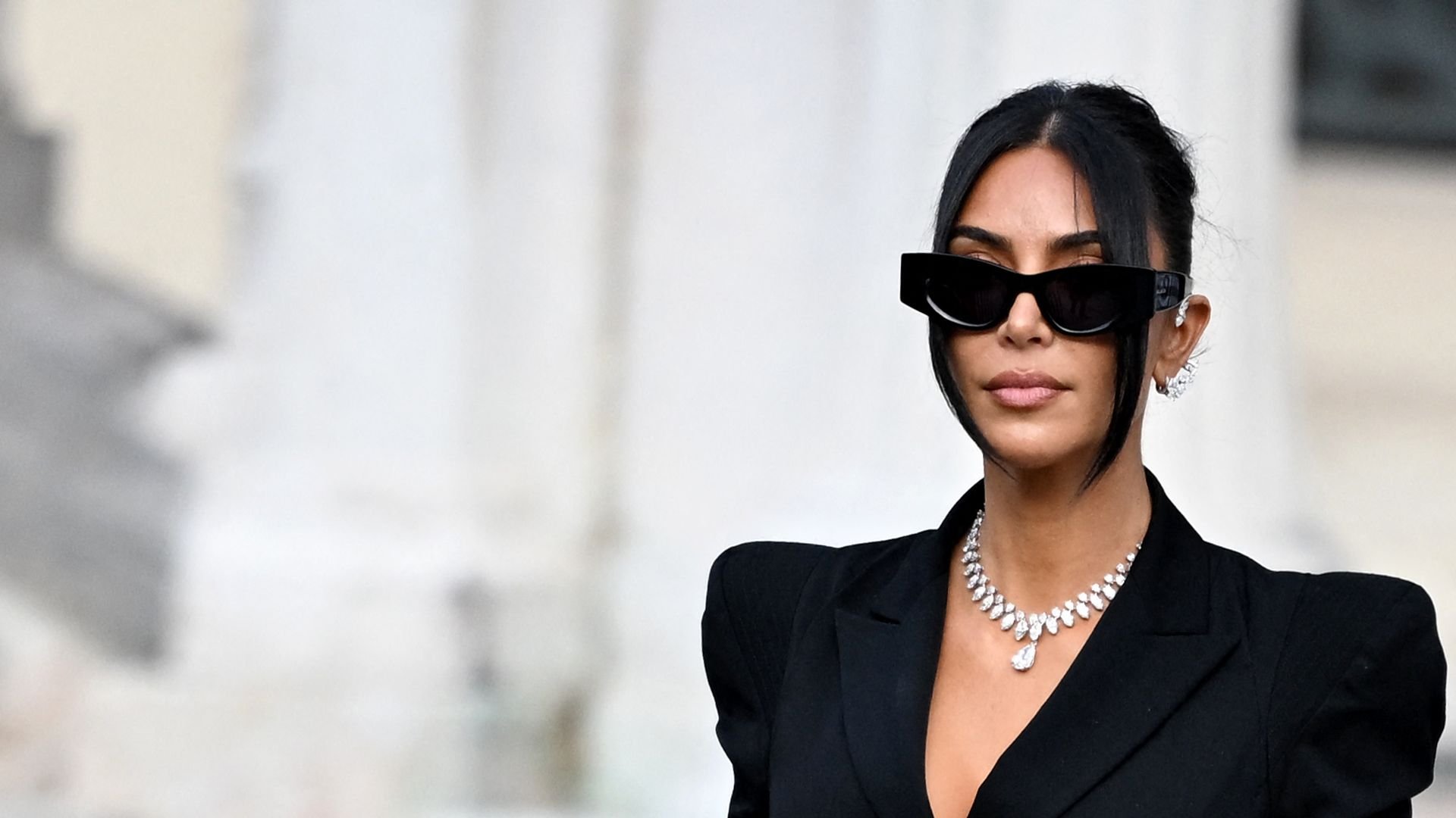 Kim-Kardashian-begeistert-Fans-mit-Halloween-Dekorationen