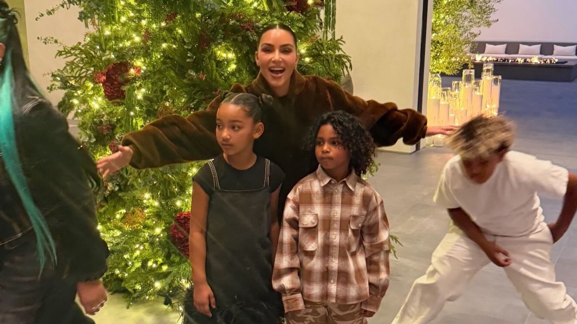 Too-much-Kim-Kardashian-schenkt-ihren-Kindern-vier-Welpen