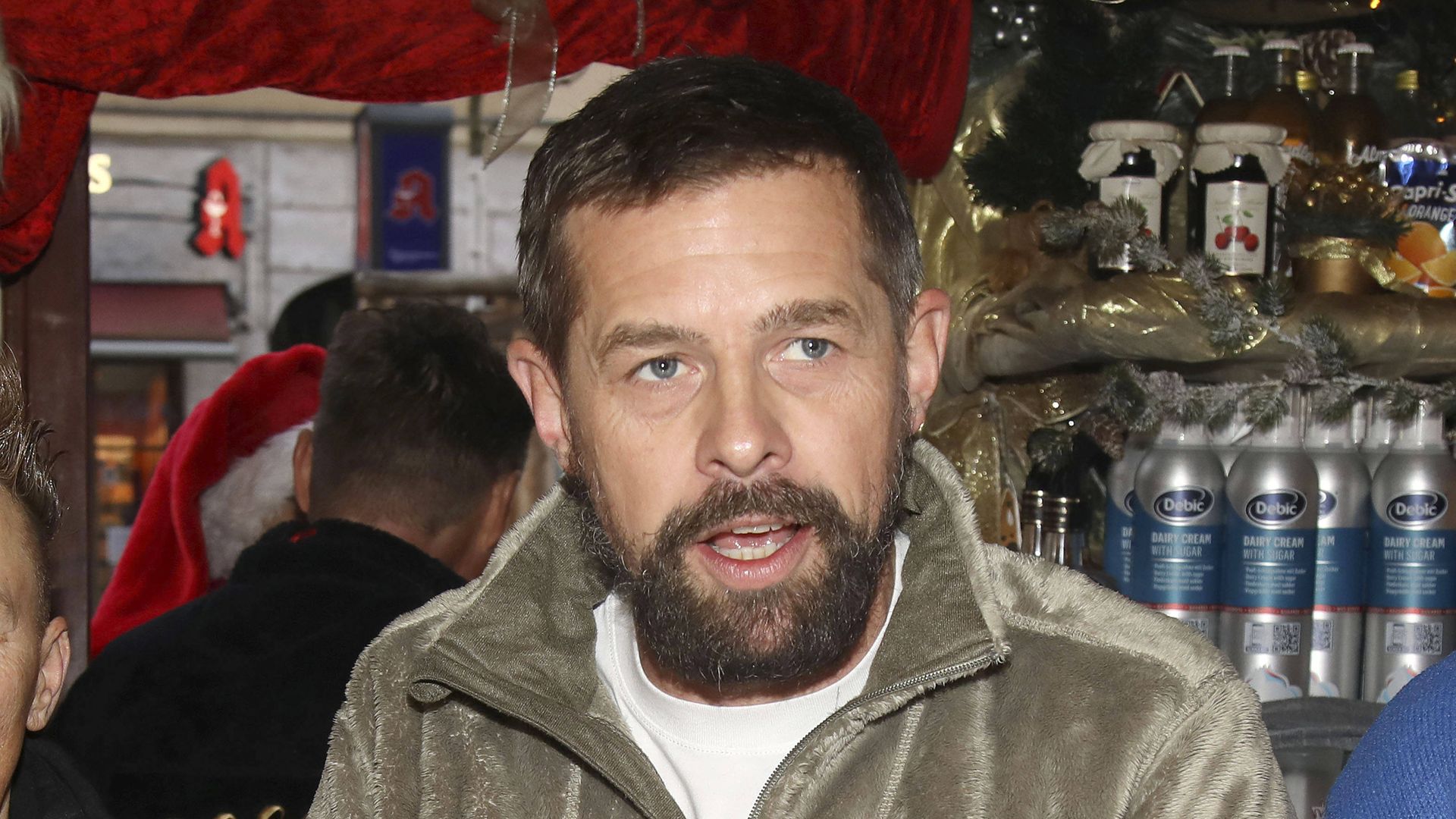 -Sedierend-Klaas-Heufer-Umlauf-zieht-ber-ZDF-Show-her