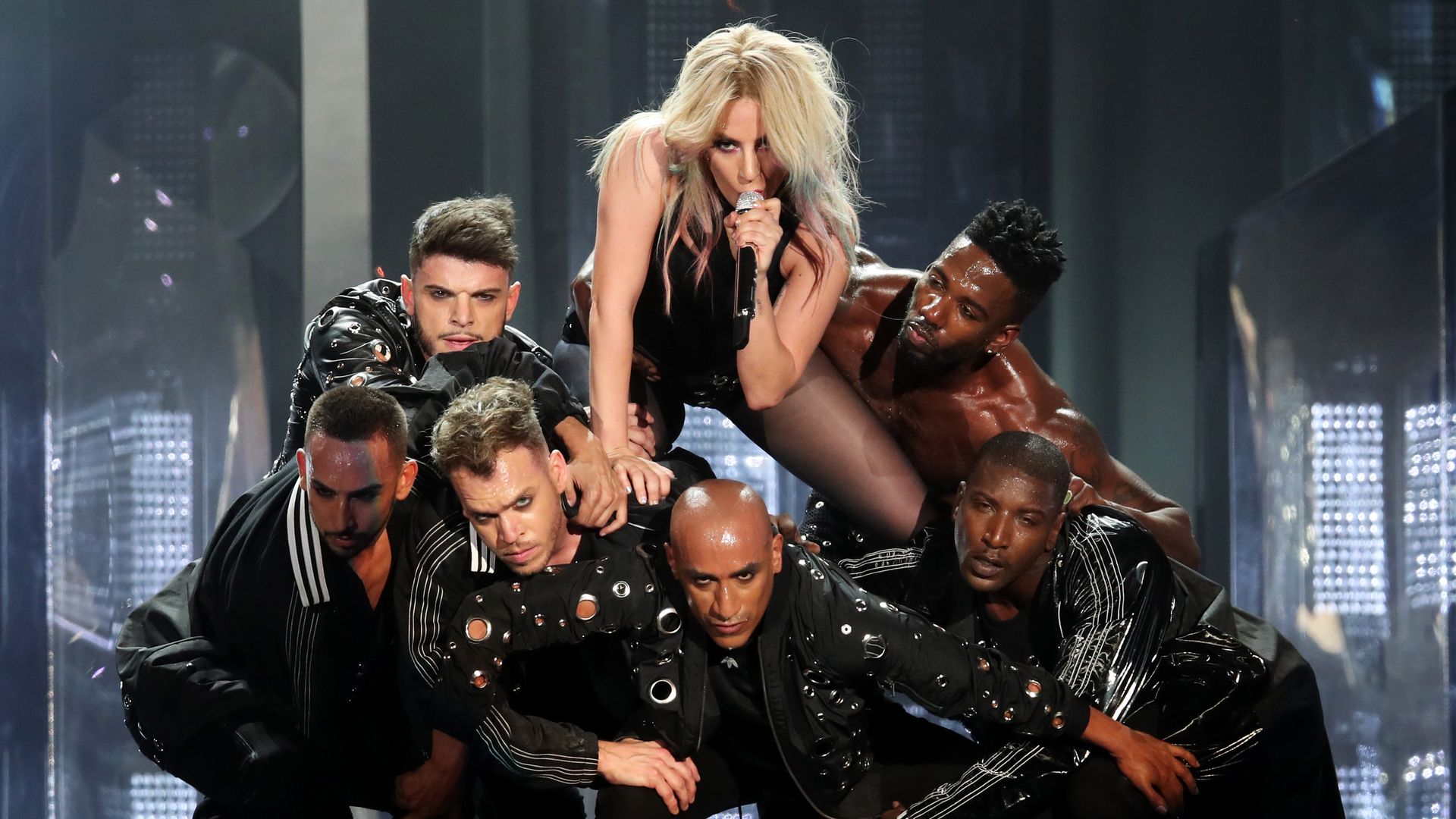 Teure-Tickets-schlechte-Sicht-Kritik-an-Lady-Gaga-Konzert