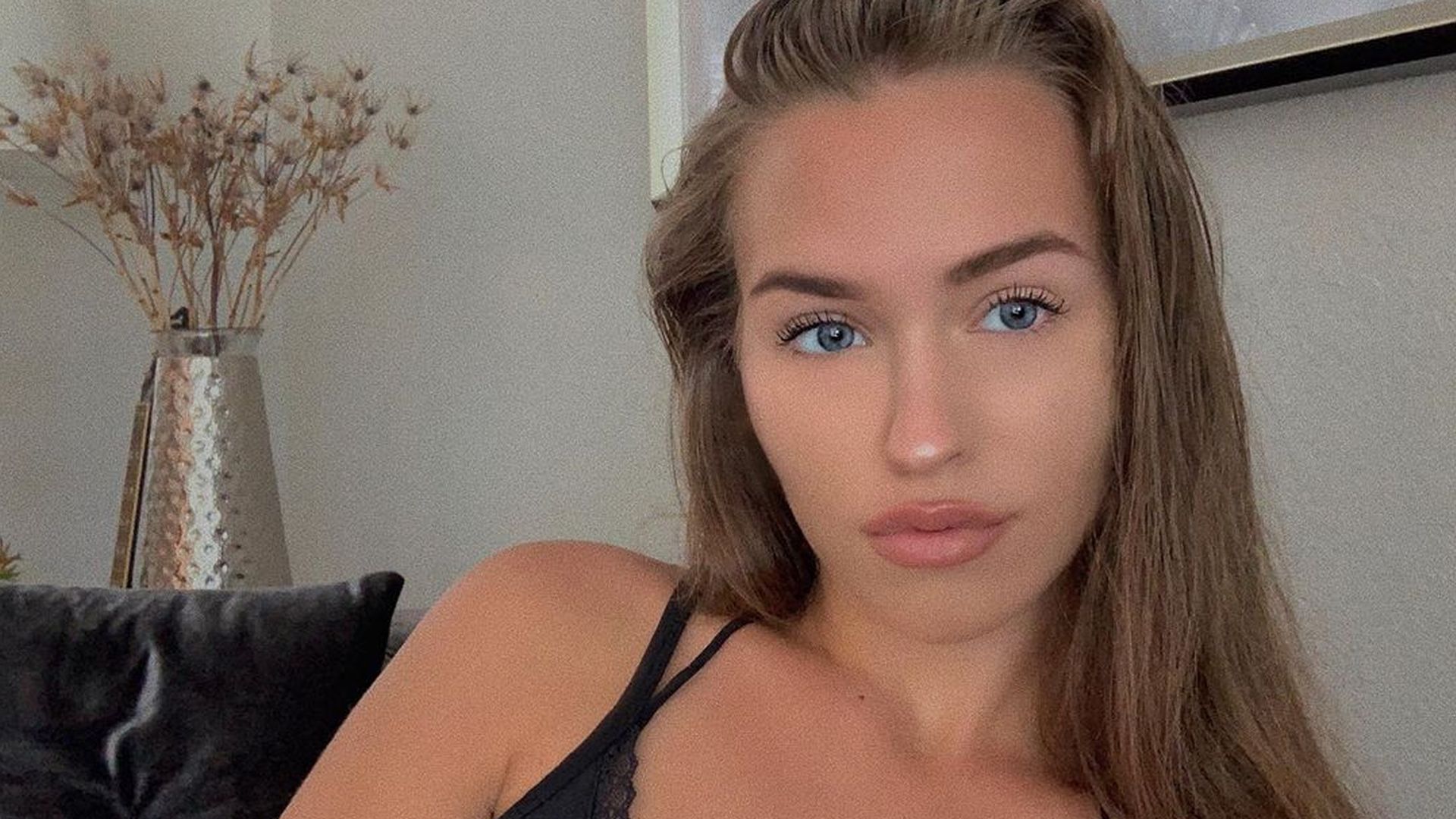 Eingelocht Laura M ller Macht Po Anspielung Bei OnlyFans eingelocht-laura-m-ller-macht-po-anspielung-bei-onlyfans