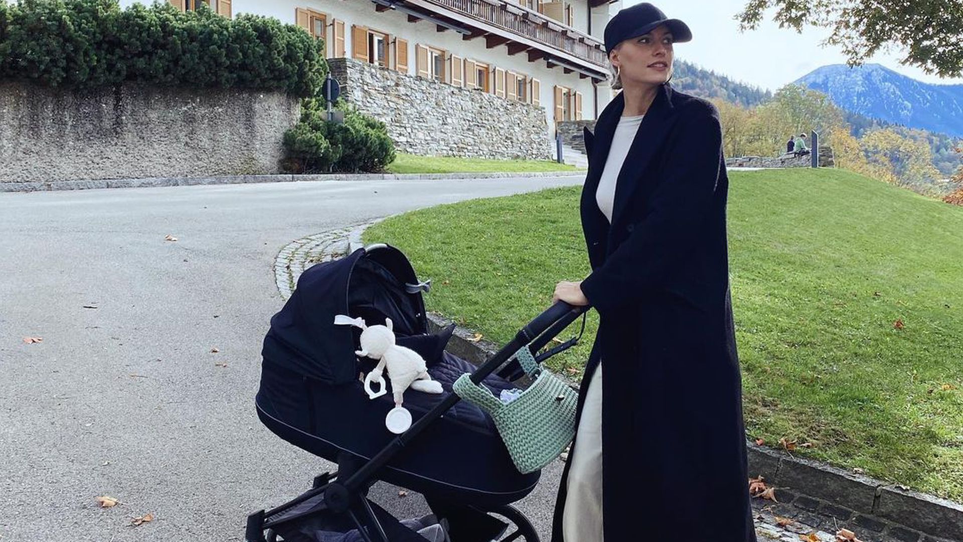 Lena Gercke genoss mit Baby Zoe ersten gemeinsamen Urlaub
