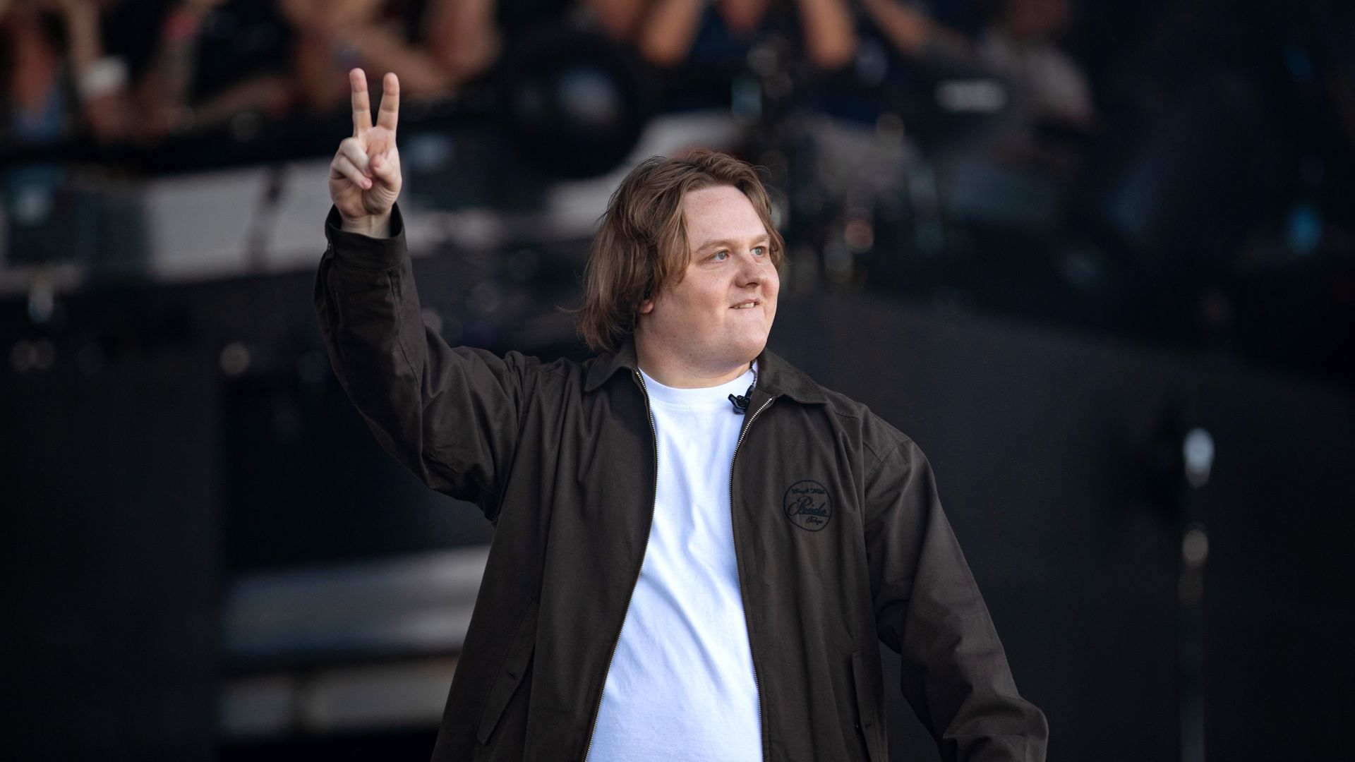 U-Bahn-statt-Luxus-Lewis-Capaldi-berrascht-Fans-in-London