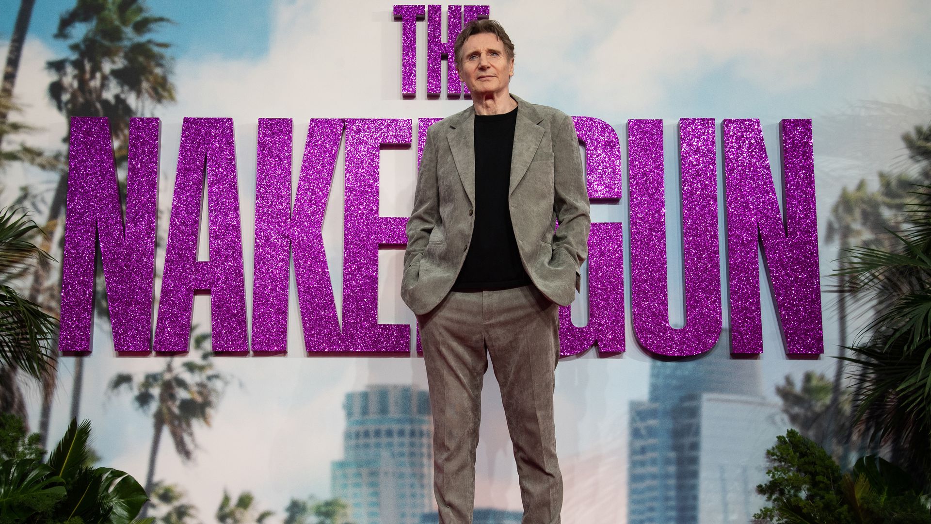 Das große Hinterteil-Geheimnis von Liam Neeson: Wurde sein Po in "Die nackte Kanone" verdoppelt?