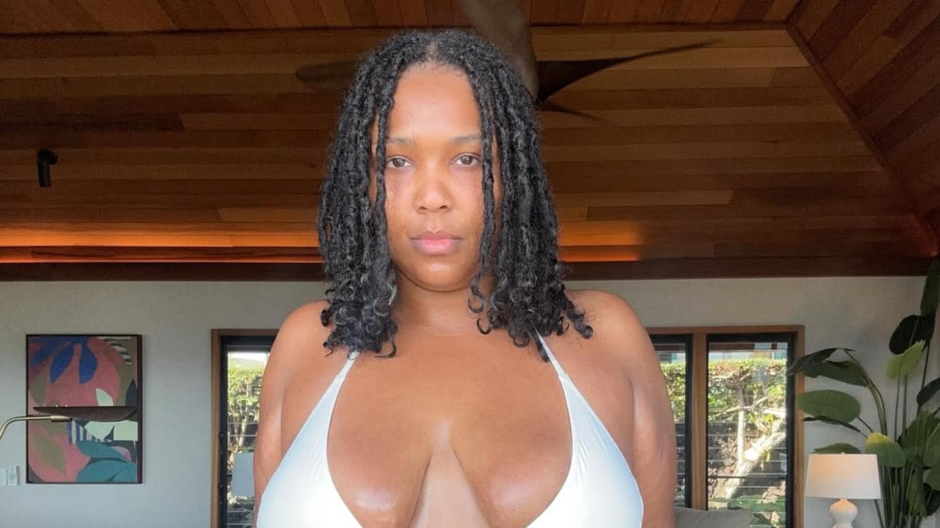 Lizzo-pr-sentiert-stolz-ihren-Abnehmerfolg-in-XXS-Bikini