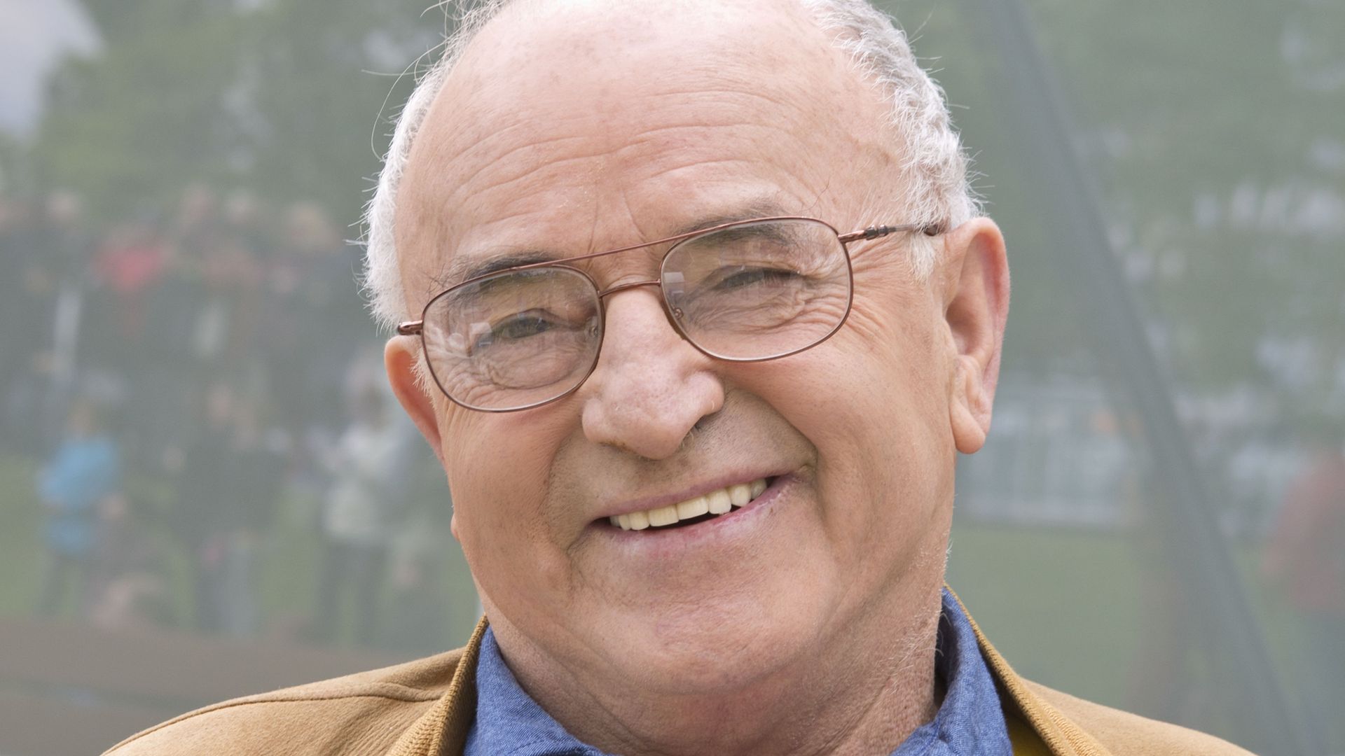 Bares für Rares"-Kulthändler Lucki: Auf Händen zum Papst!