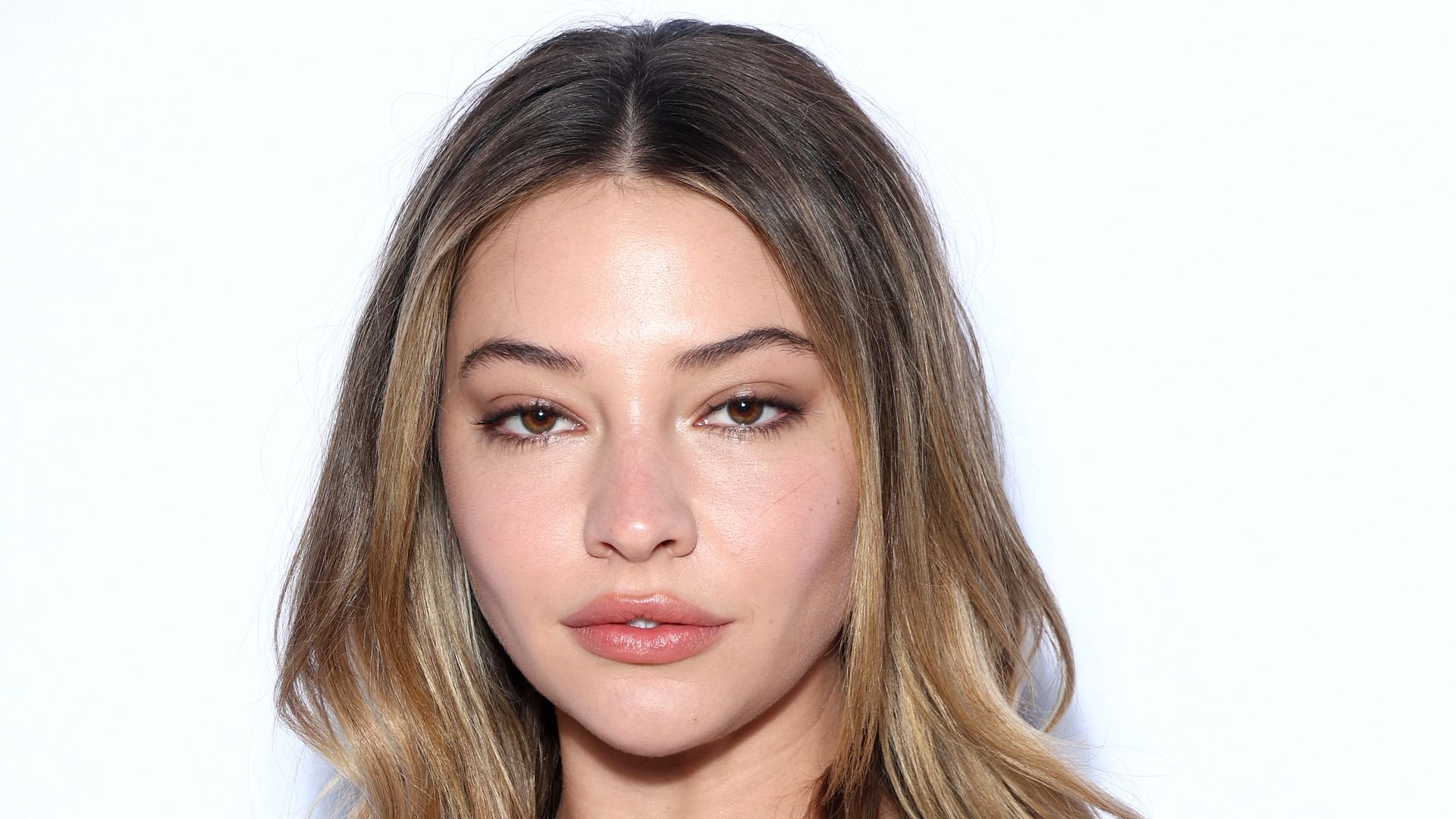 Madelyn-Cline-startet-2026-mit-stylisher-neuer-Frisur