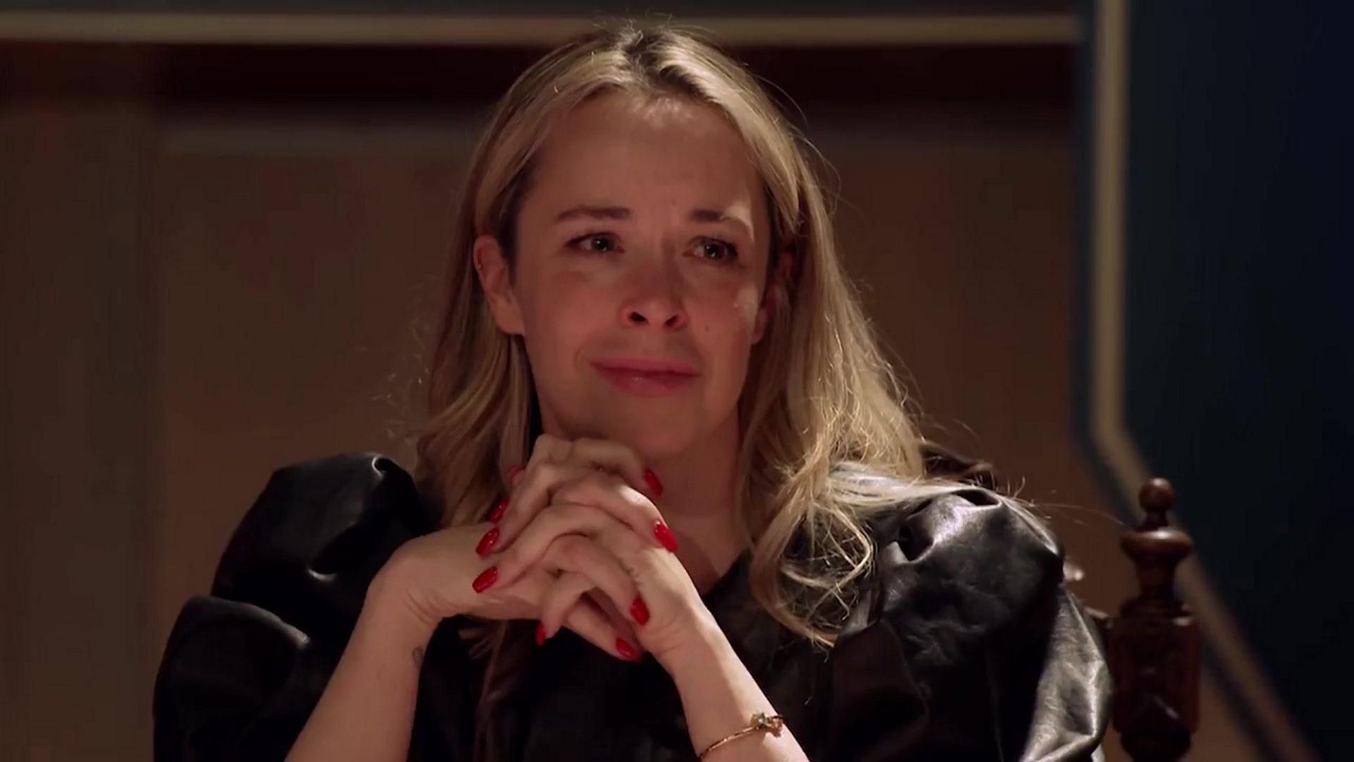 Koffer-weg-Marina-Hoermanseder-verliert-die-Nerven