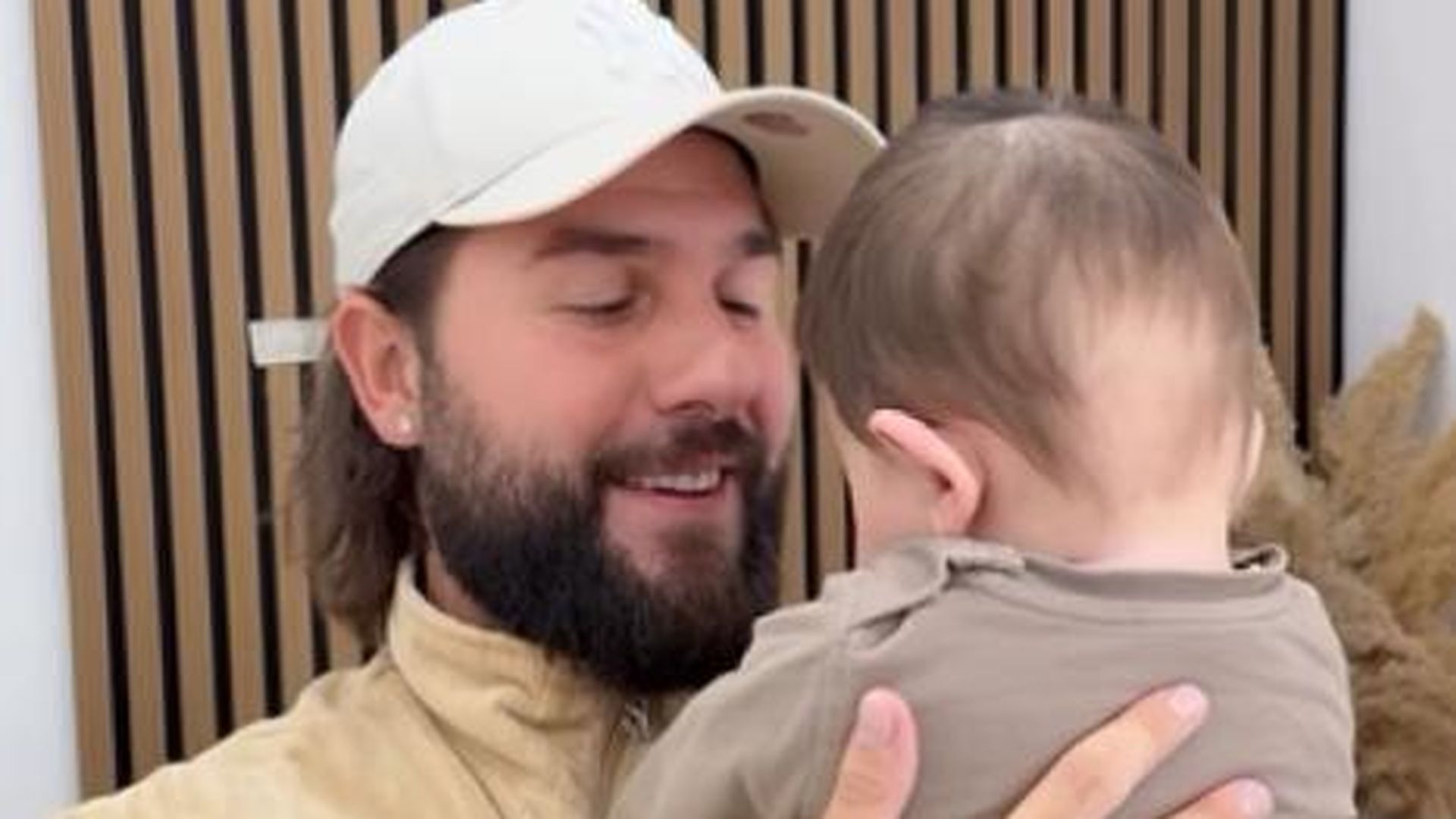 Maurice Dziwak meldet sich nach langer Zeit mit Sohn im Netz