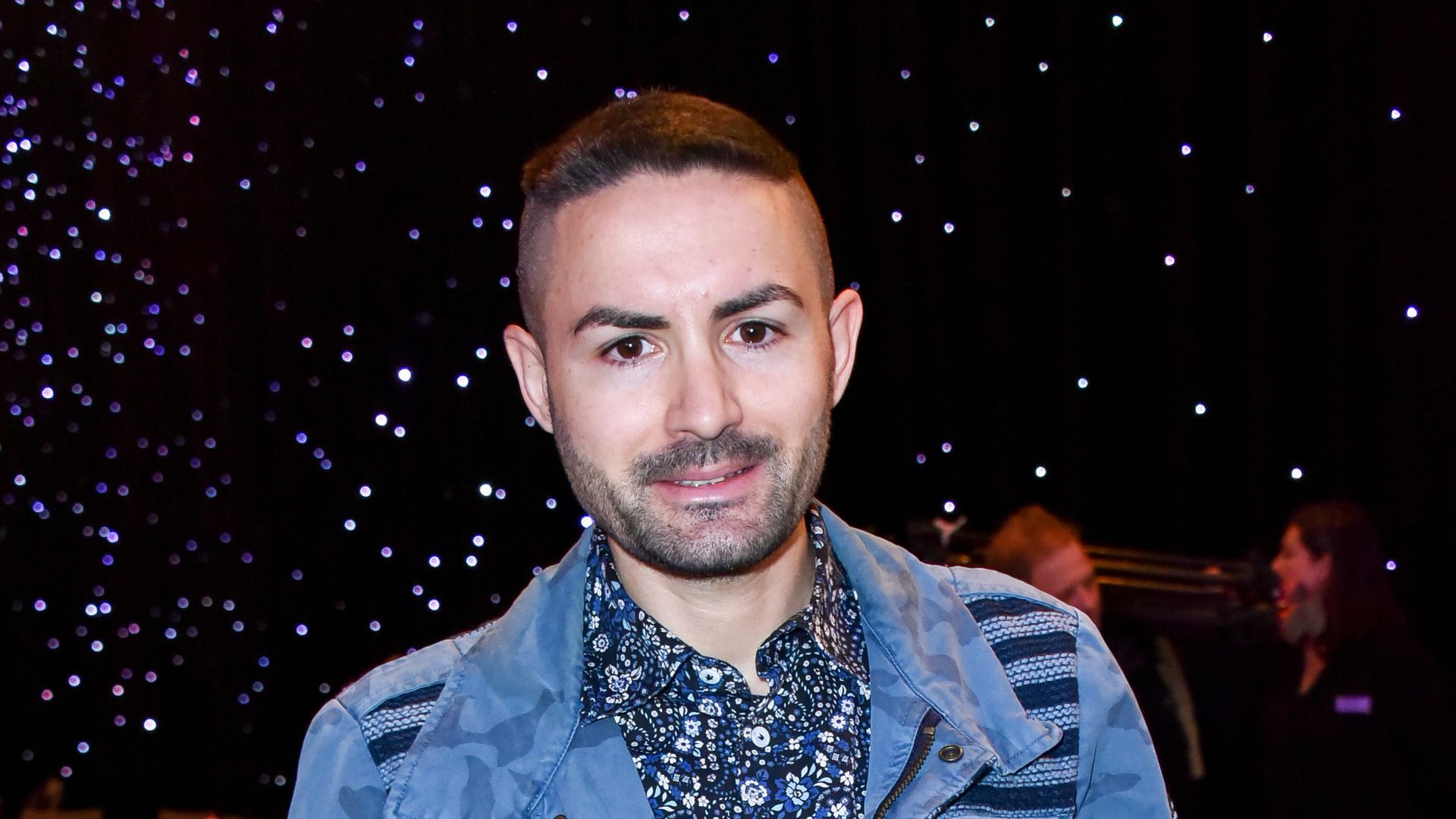 Menderes-Ba-ci-verr-t-erste-Details-zu-Promis-unter-Palmen-