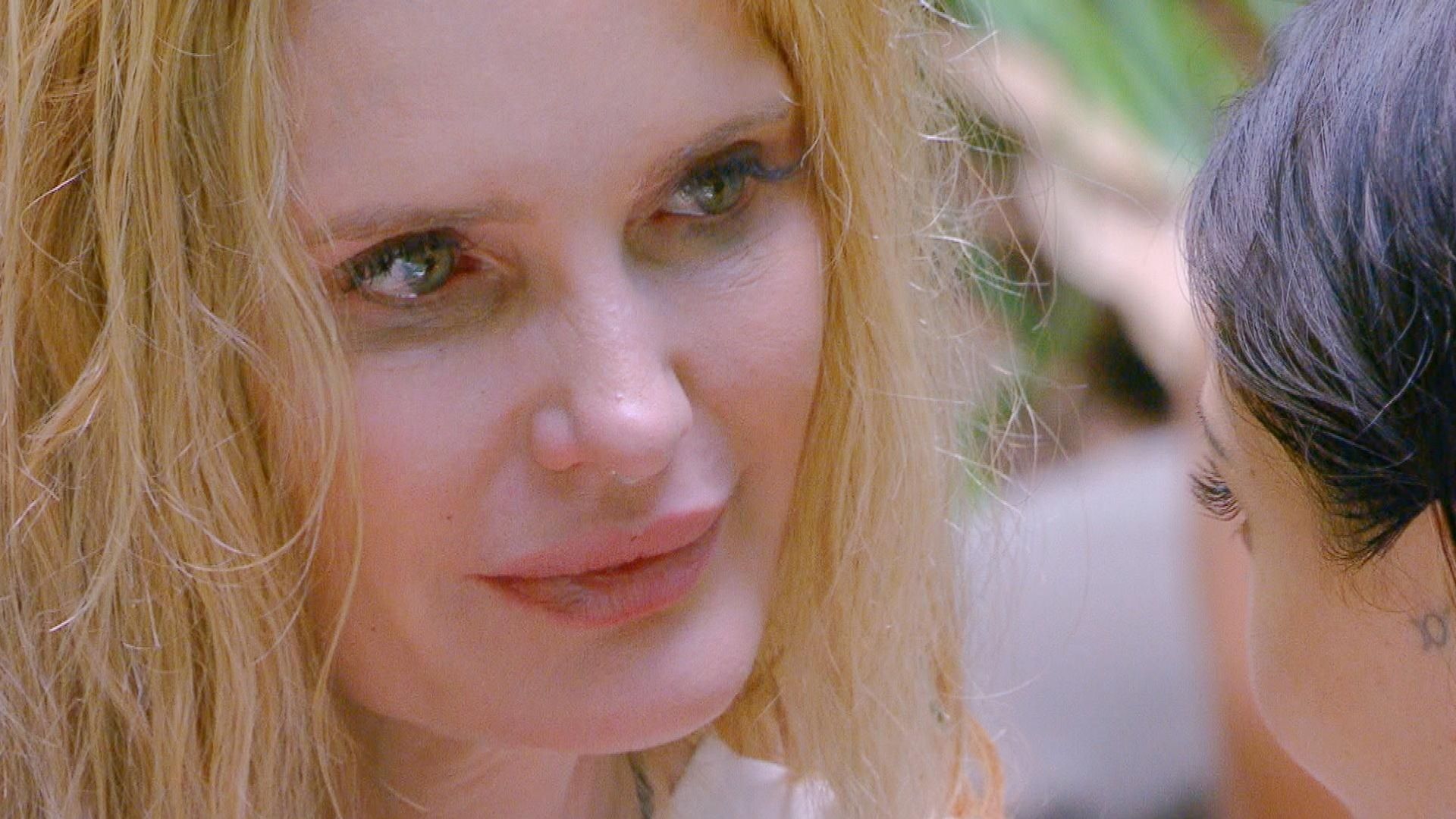 Mirja-du-Mont-bricht-wegen-ihres-Ex-Mannes-Sky-in-Tr-nen-aus