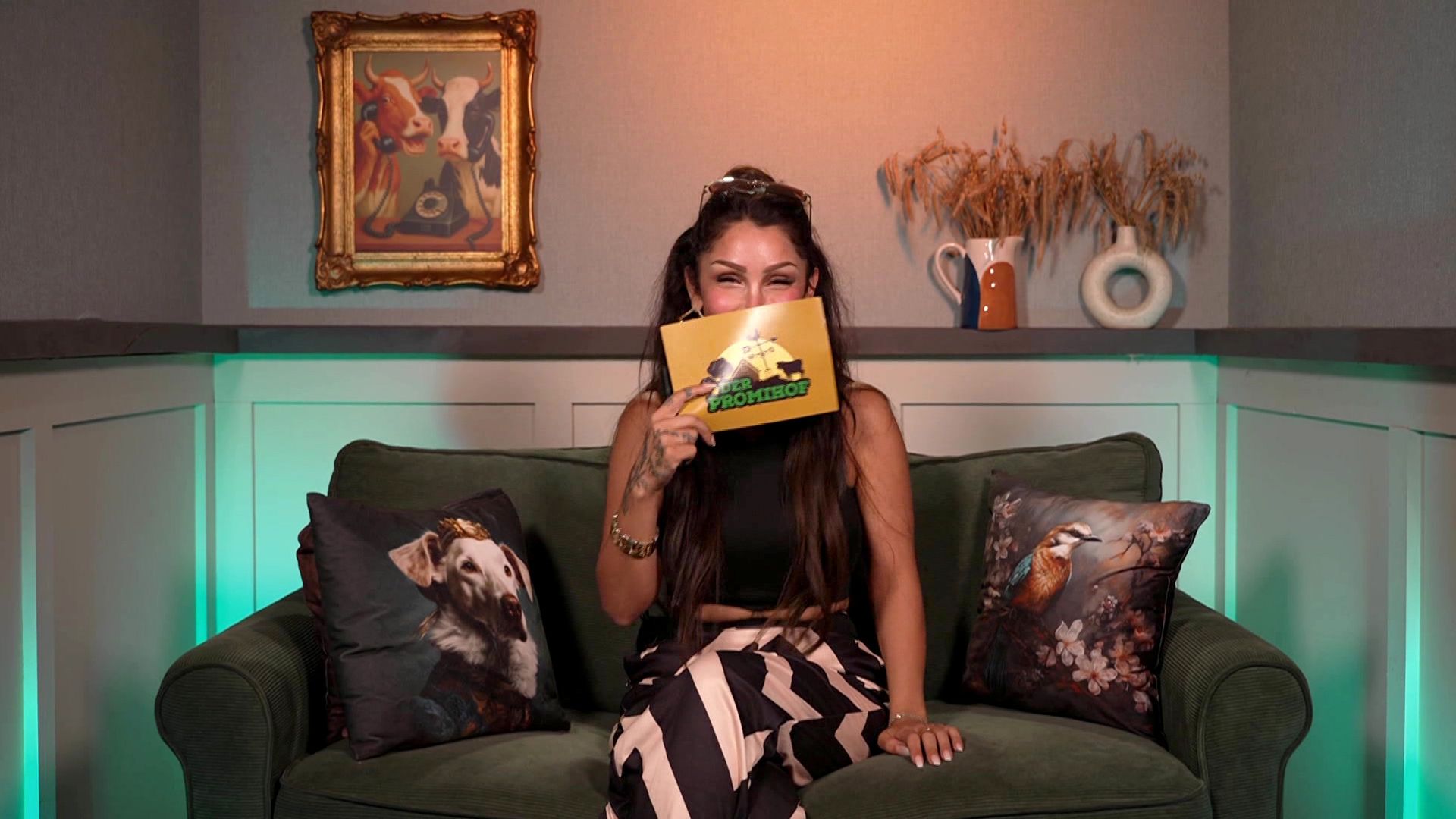 Promihof-Safety-Ticket-Pinar-Sevim-verprasst-44-970-Euro