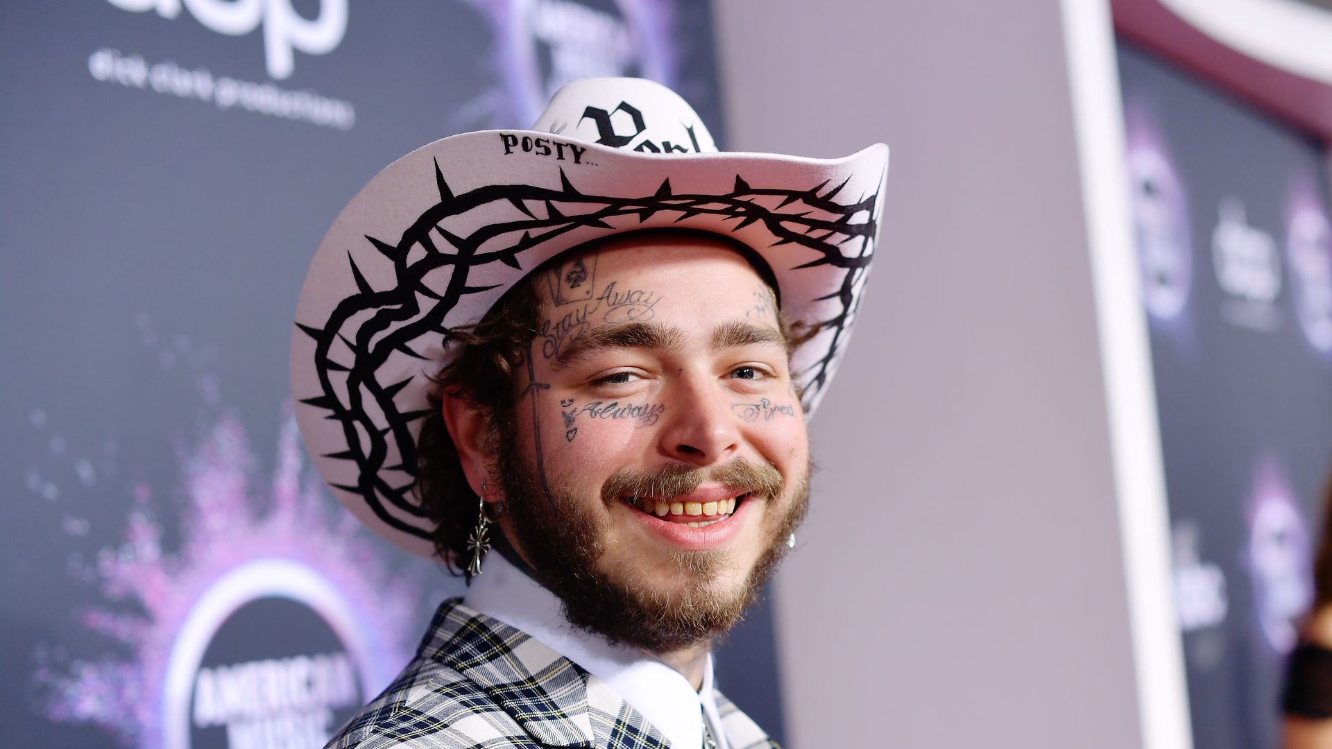 Im-Livestream-Post-Malone-st-rzt-bei-missgl-cktem-Salto