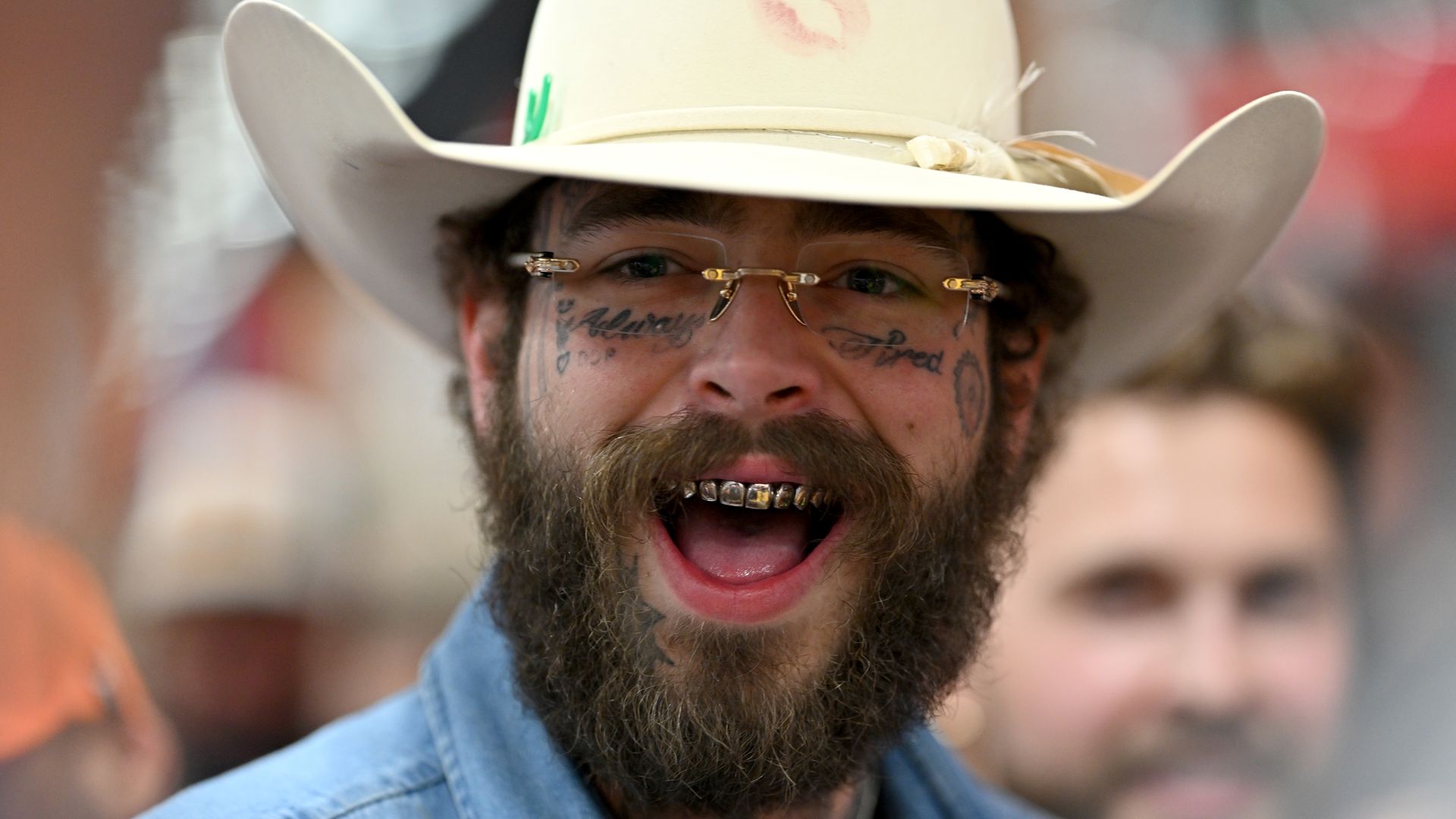 post-malone-triumphiert-erster-cma-award-in-nashville