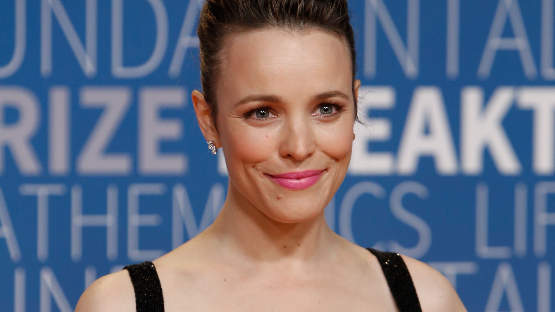 Rachel McAdams ganz gewagt in roter Spitze
