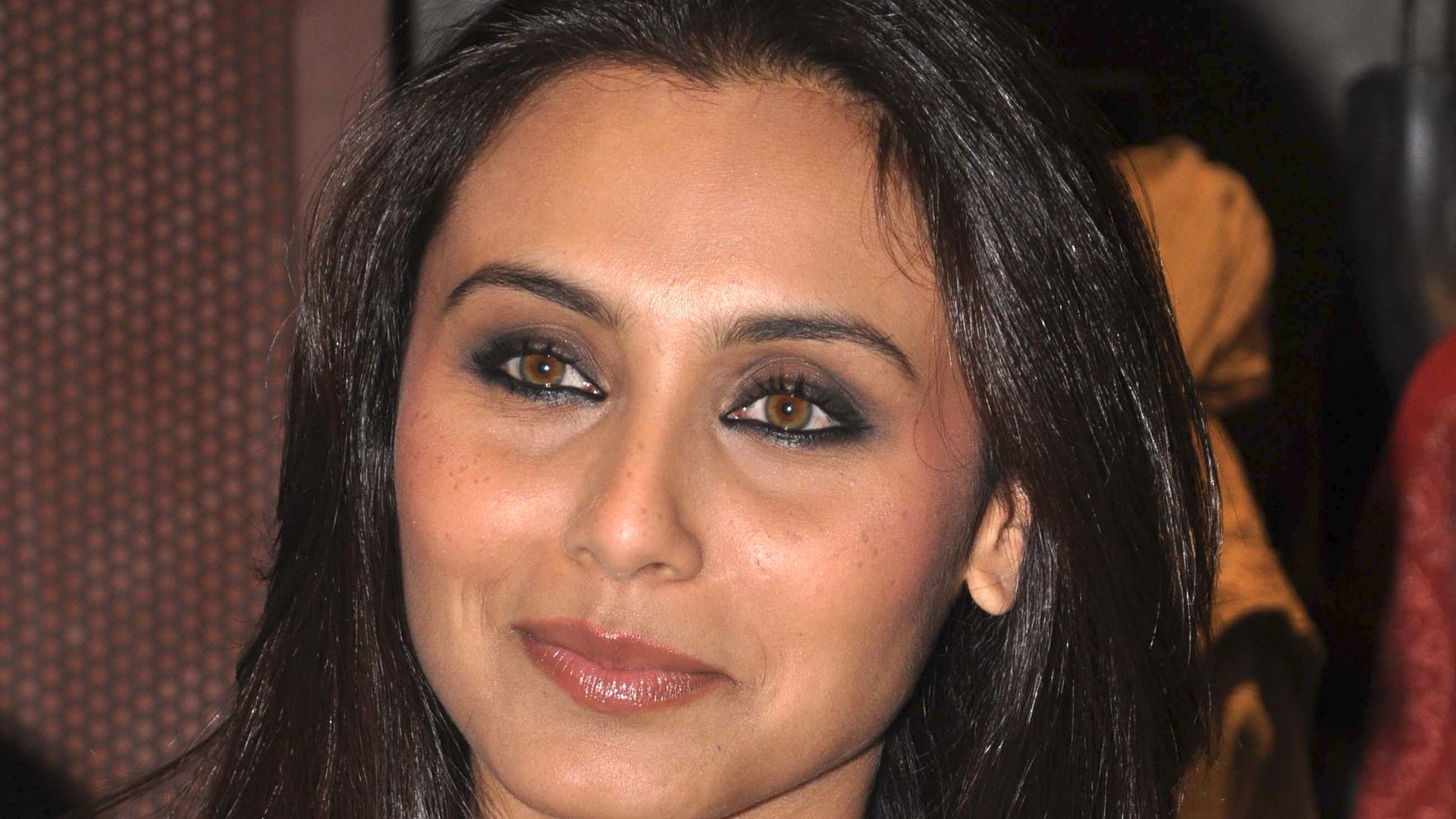 Rani-Mukerji-wird-beim-Dreh-noch-so-nerv-s-wie-vor-30-Jahren