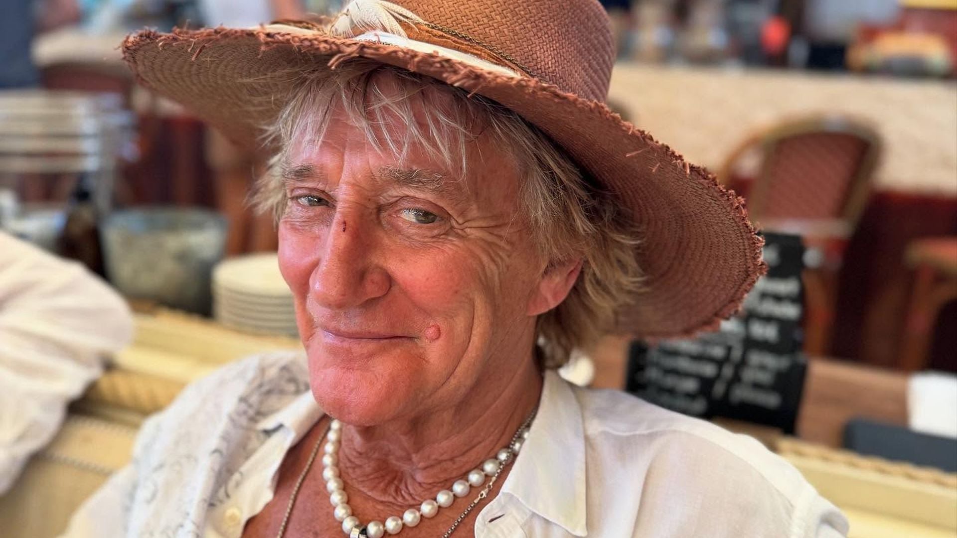 Mit dem Sohn im Lift gefangen: Rod Stewart in Prada-Panne