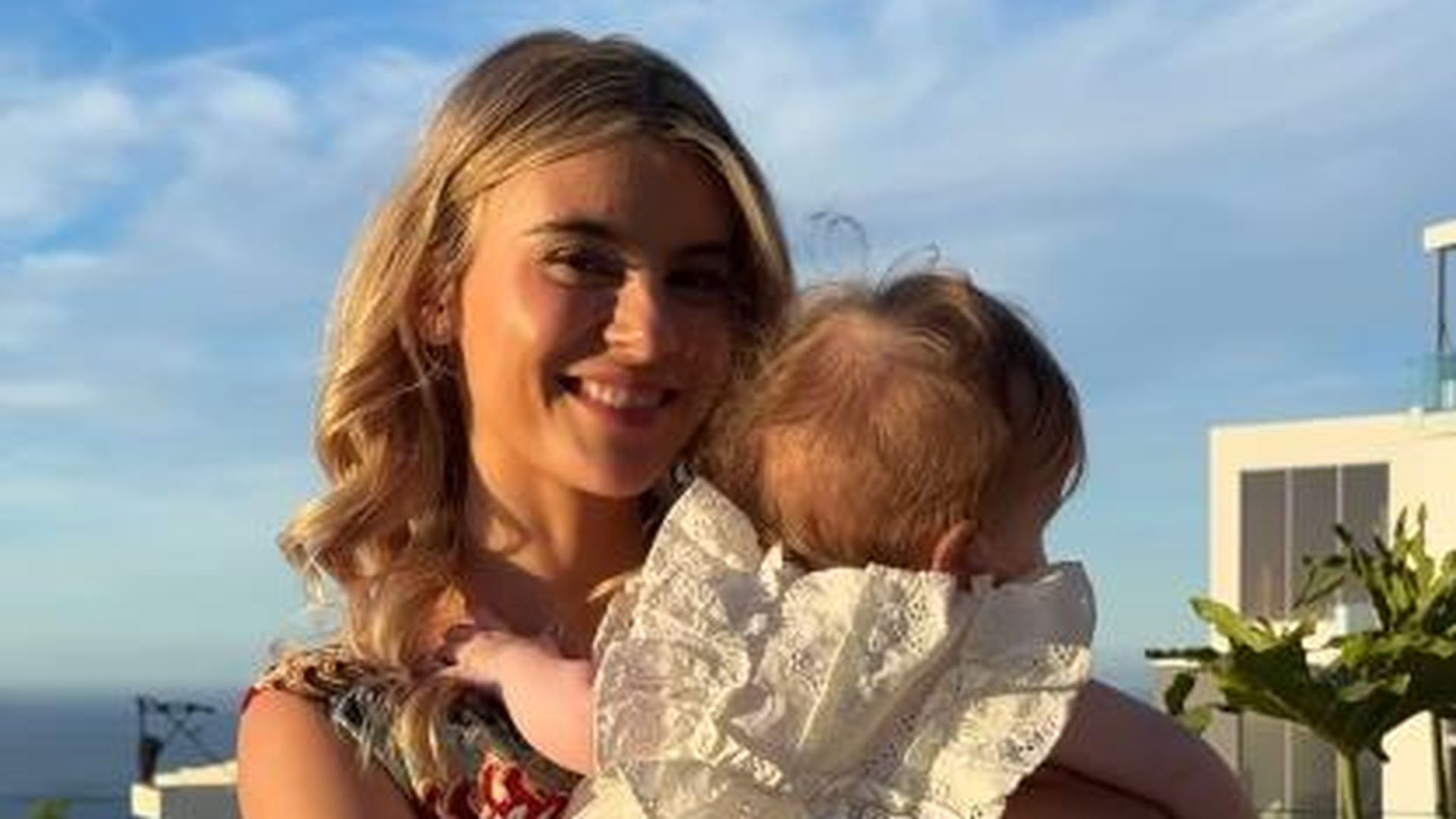 Hazel-merkt-es-Romina-Palm-geht-es-wegen-Unfalls-nicht-gut