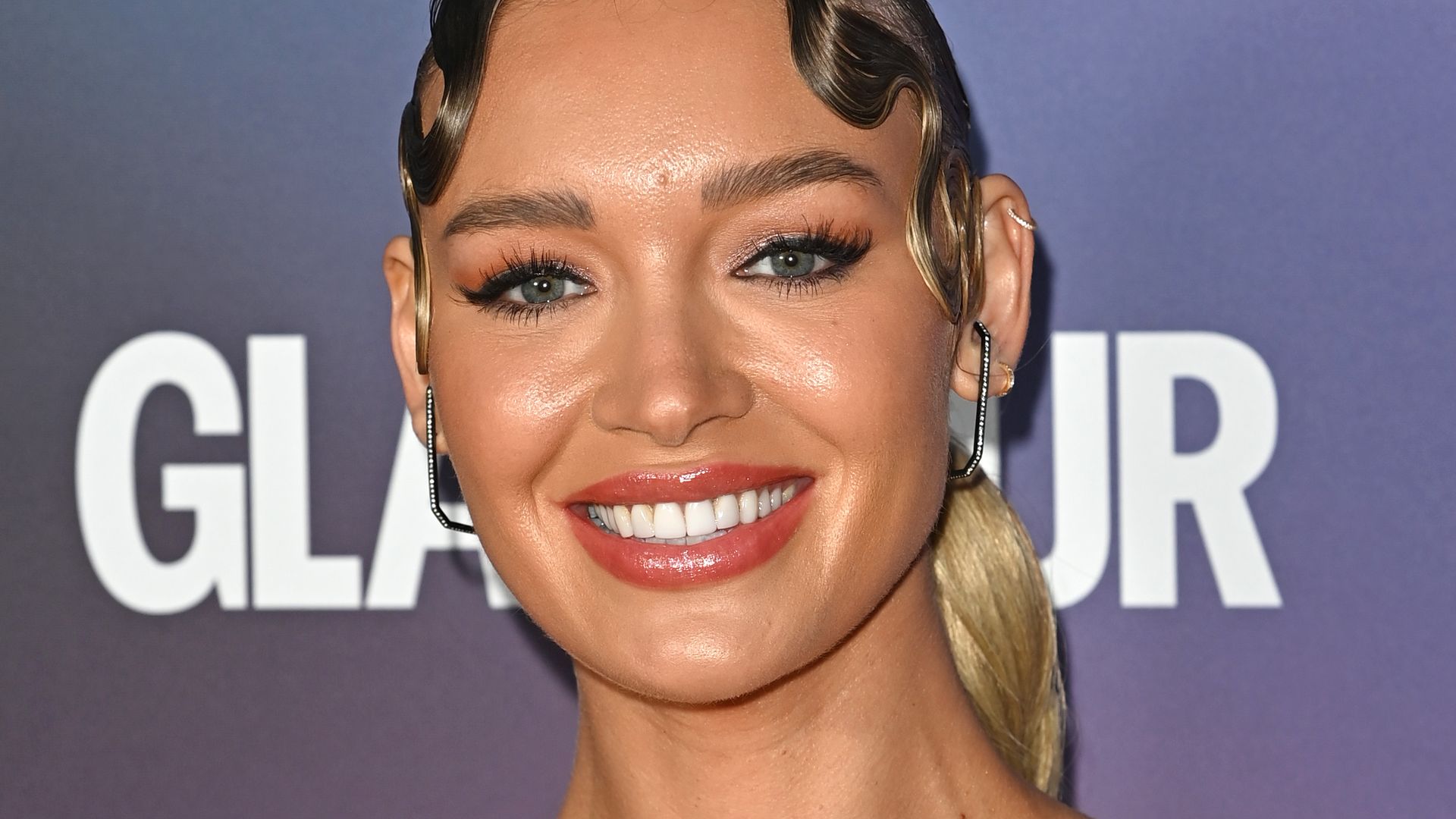 Roxy-Horner-st-rzt-sich-in-ihre-Hochzeitsvorbereitungen