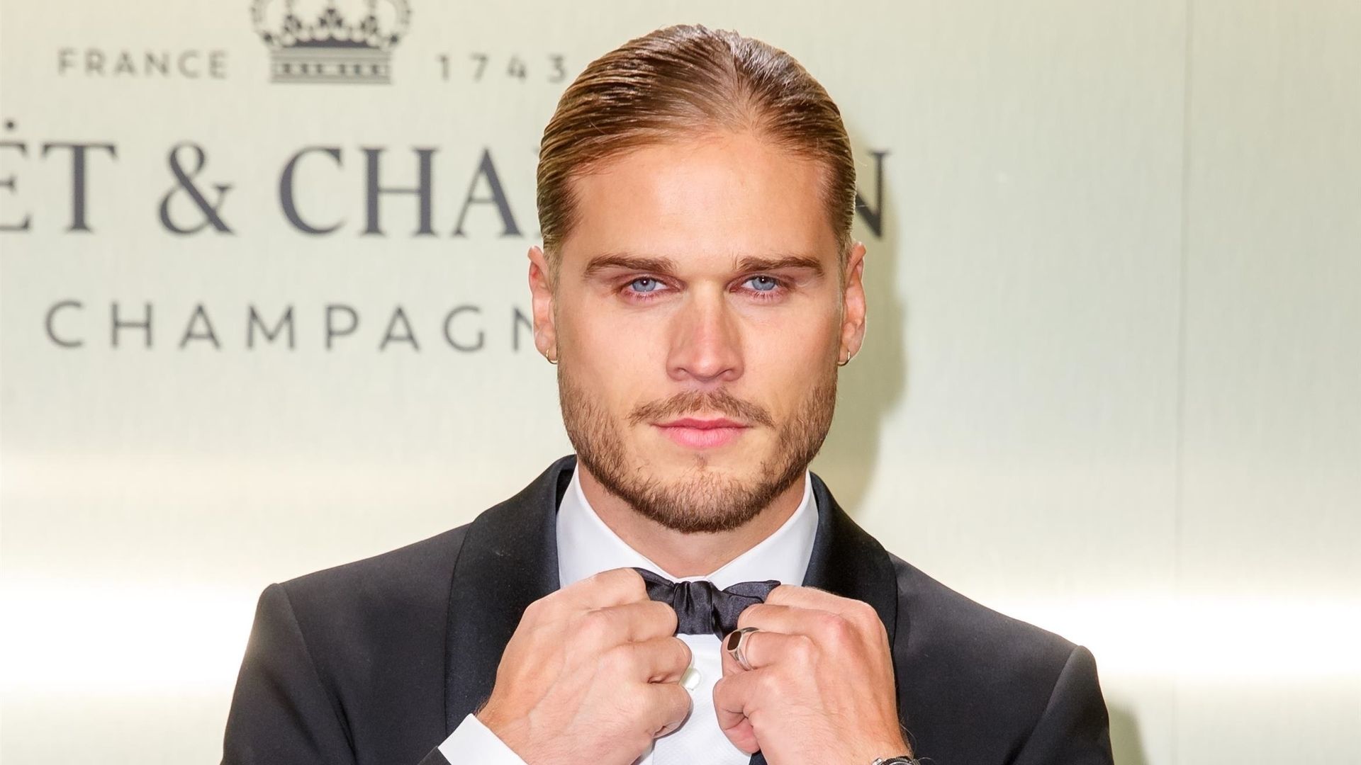 -ngste-berwunden-R-rik-G-slason-teilt-Video-mit-Haien