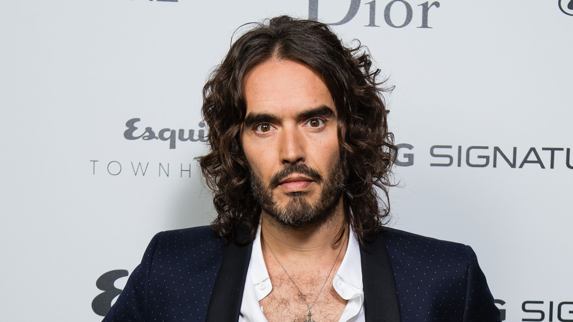 Sexuelle-Bel-stigung-Russell-Brand-drohen-weitere-Anklagen