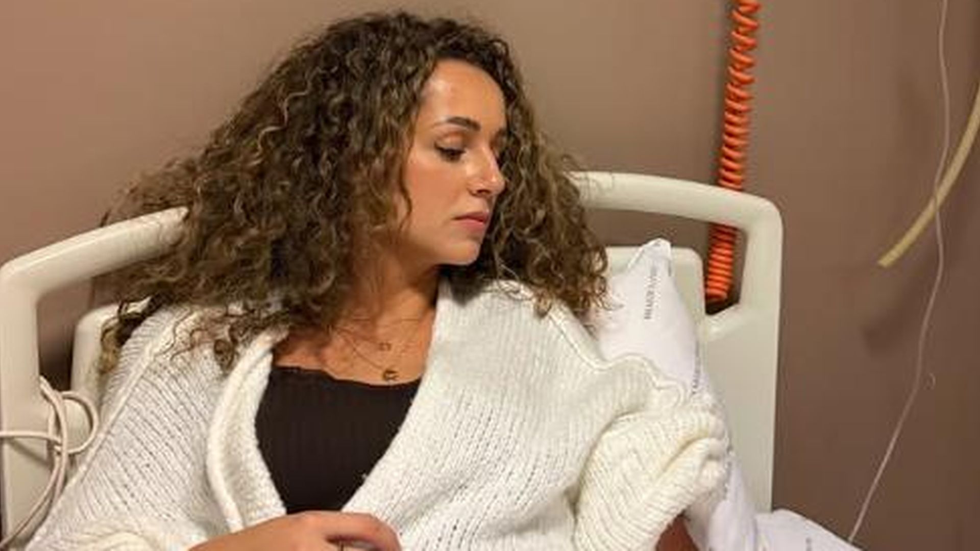 Samira-Cilingir-landet-w-hrend-T-rkei-Urlaub-im-Krankenhaus