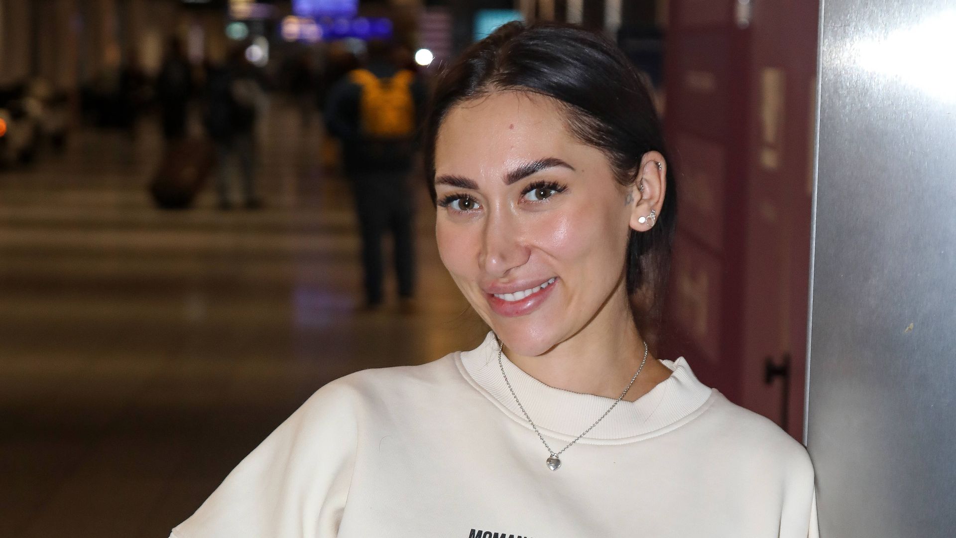 Samira-Yavuz-unterschreibt-Scheidungspapiere-nach-Dschungel