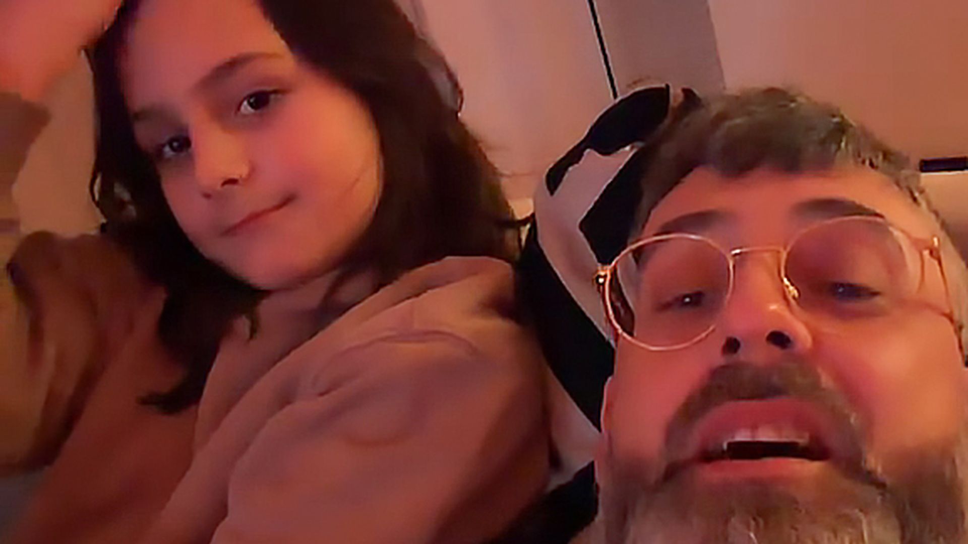 Vaterstolz-Sido-wirbt-f-r-TikTok-Accounts-seiner-S-hne