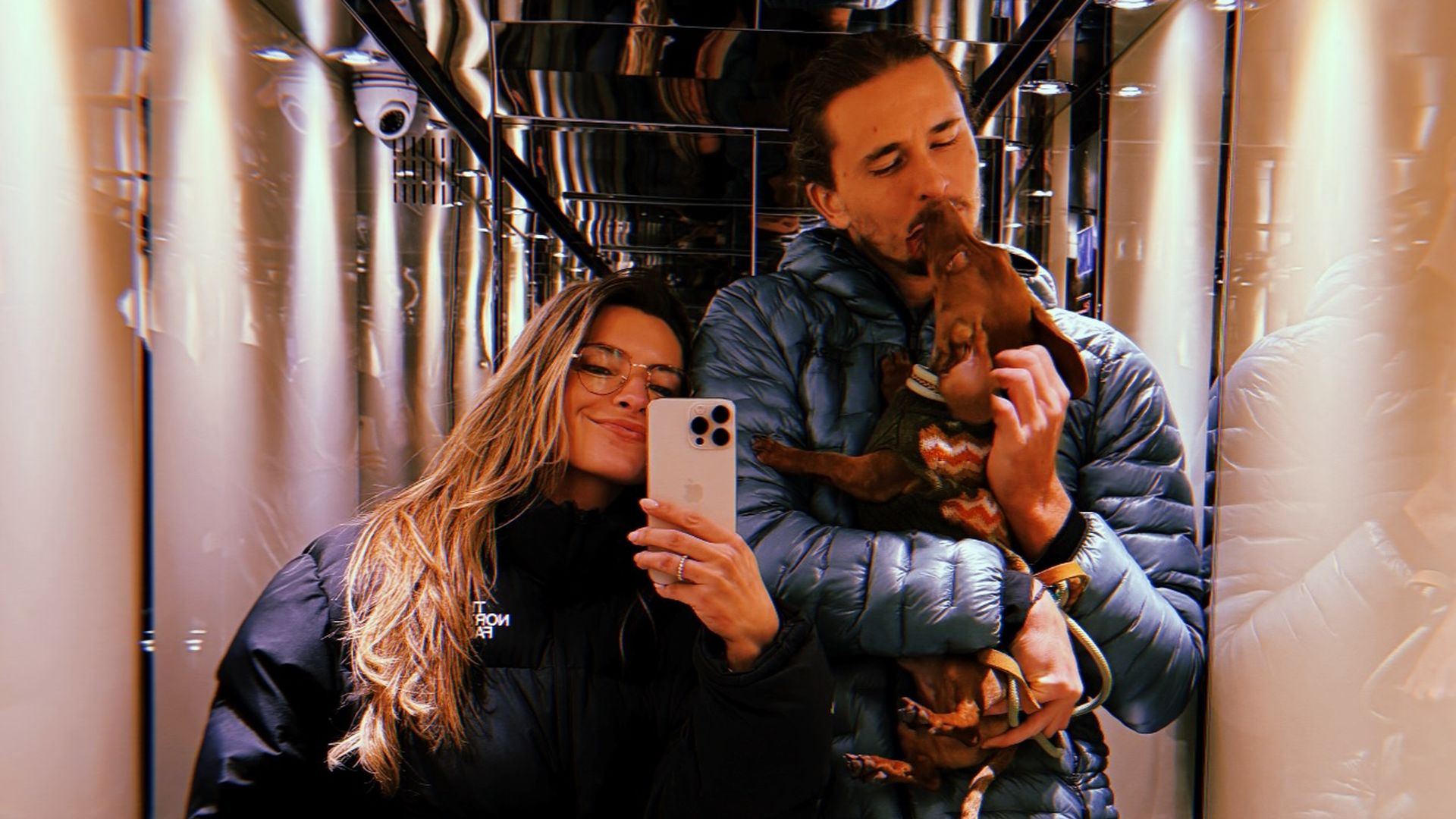 Ger-chte-ade-Sophia-Thomalla-teilt-Turtelfoto-mit-Alexander