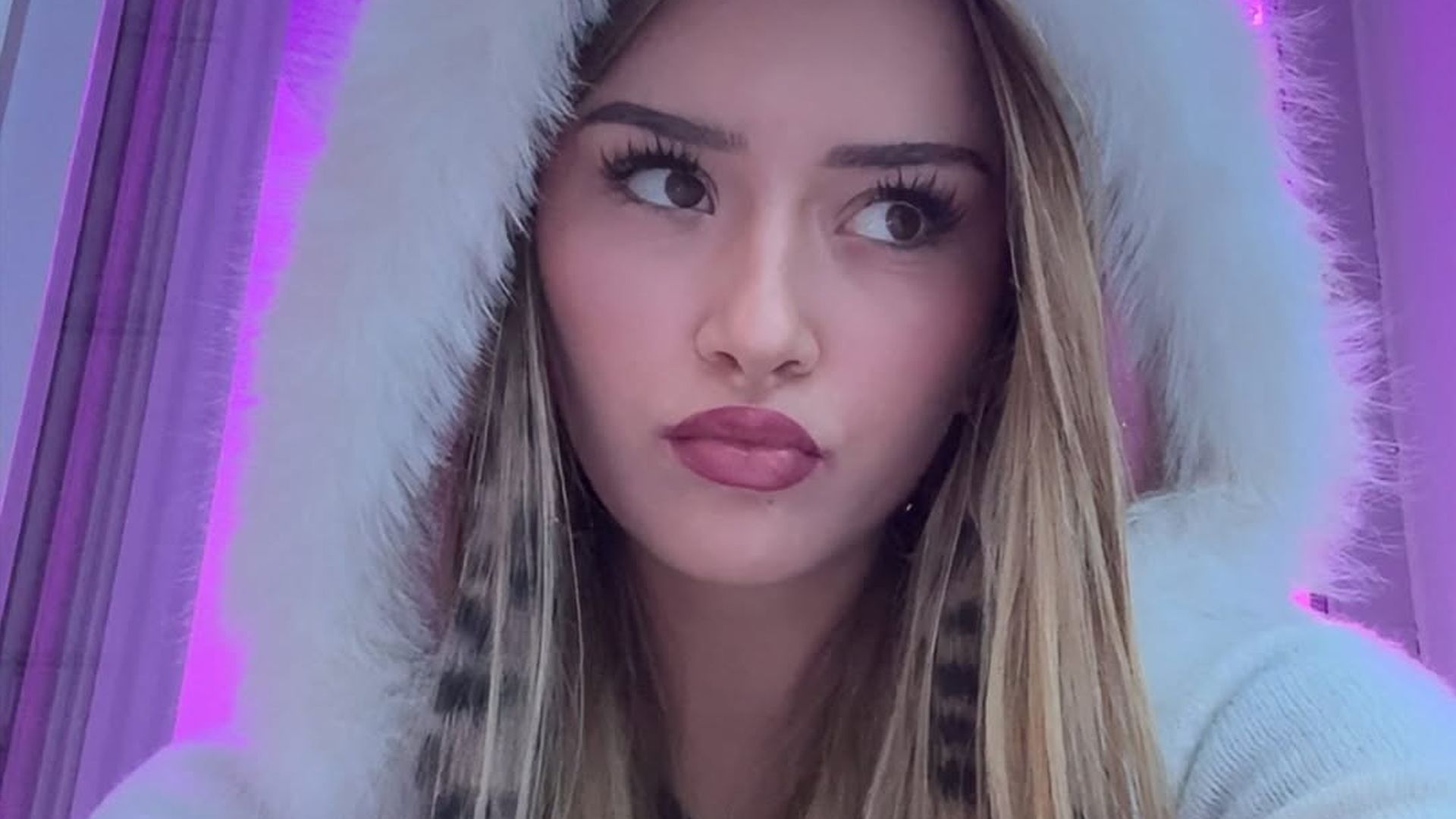 Skurriler-Modetrend-Summer-Terenzis-neue-Frisur-beeindruckt