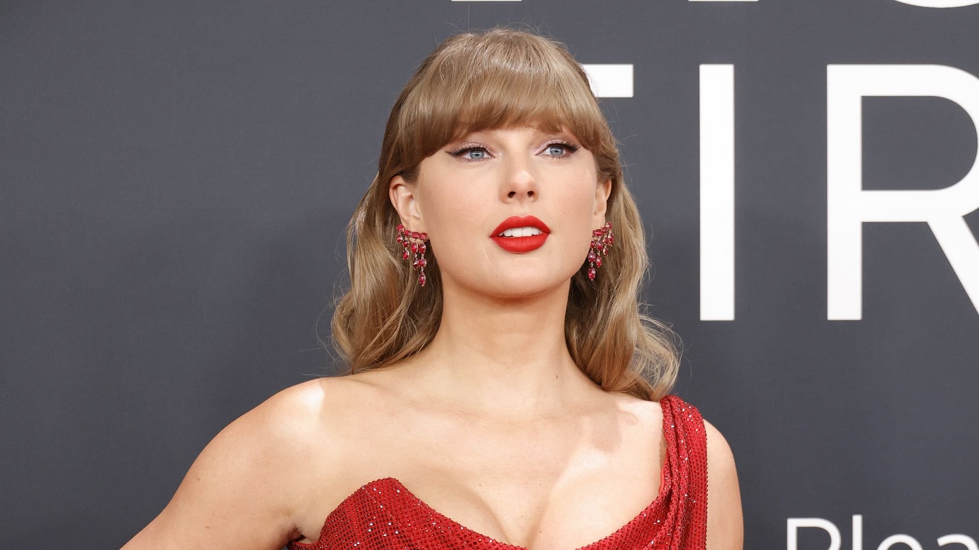 Taylor-Swift-holt-f-r-Regiedeb-t-Erfolgsautorin-an-Bord