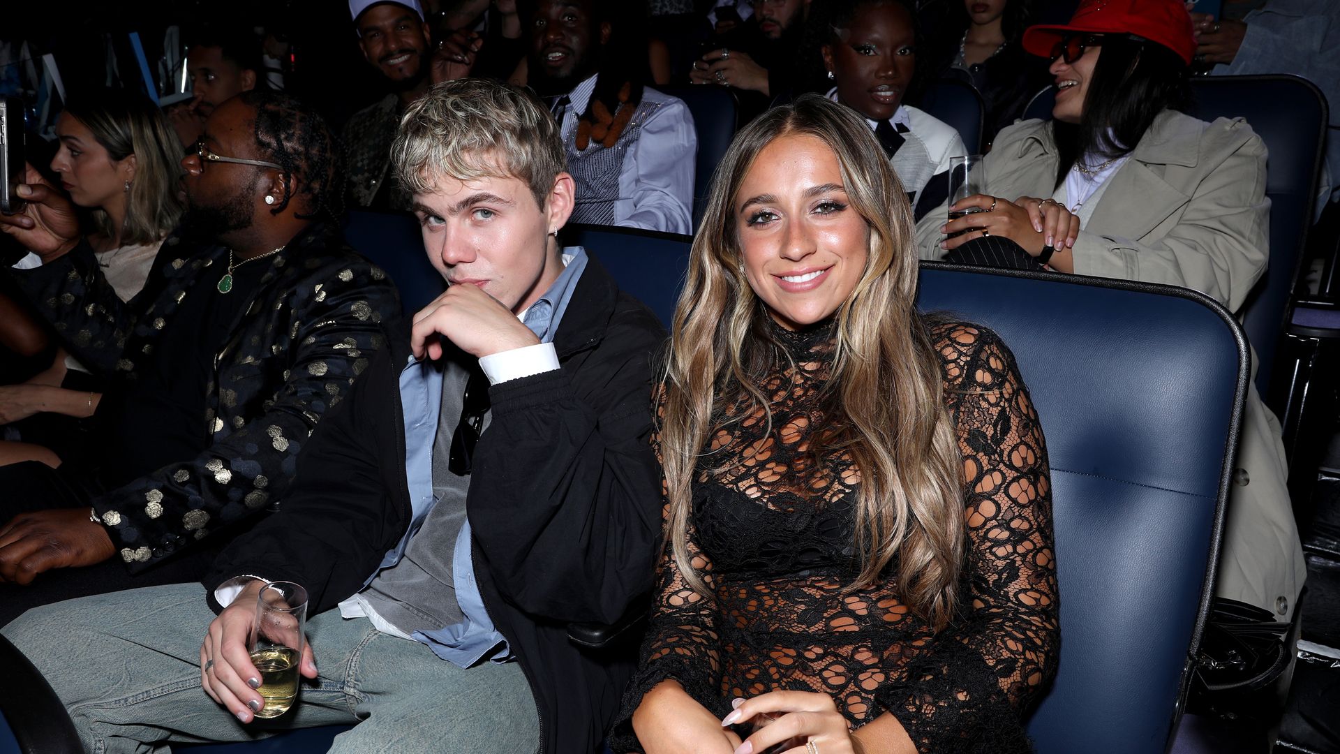 Nach-Tate-McRae-Ist-sie-etwa-The-Kid-Larois-neue-Freundin-