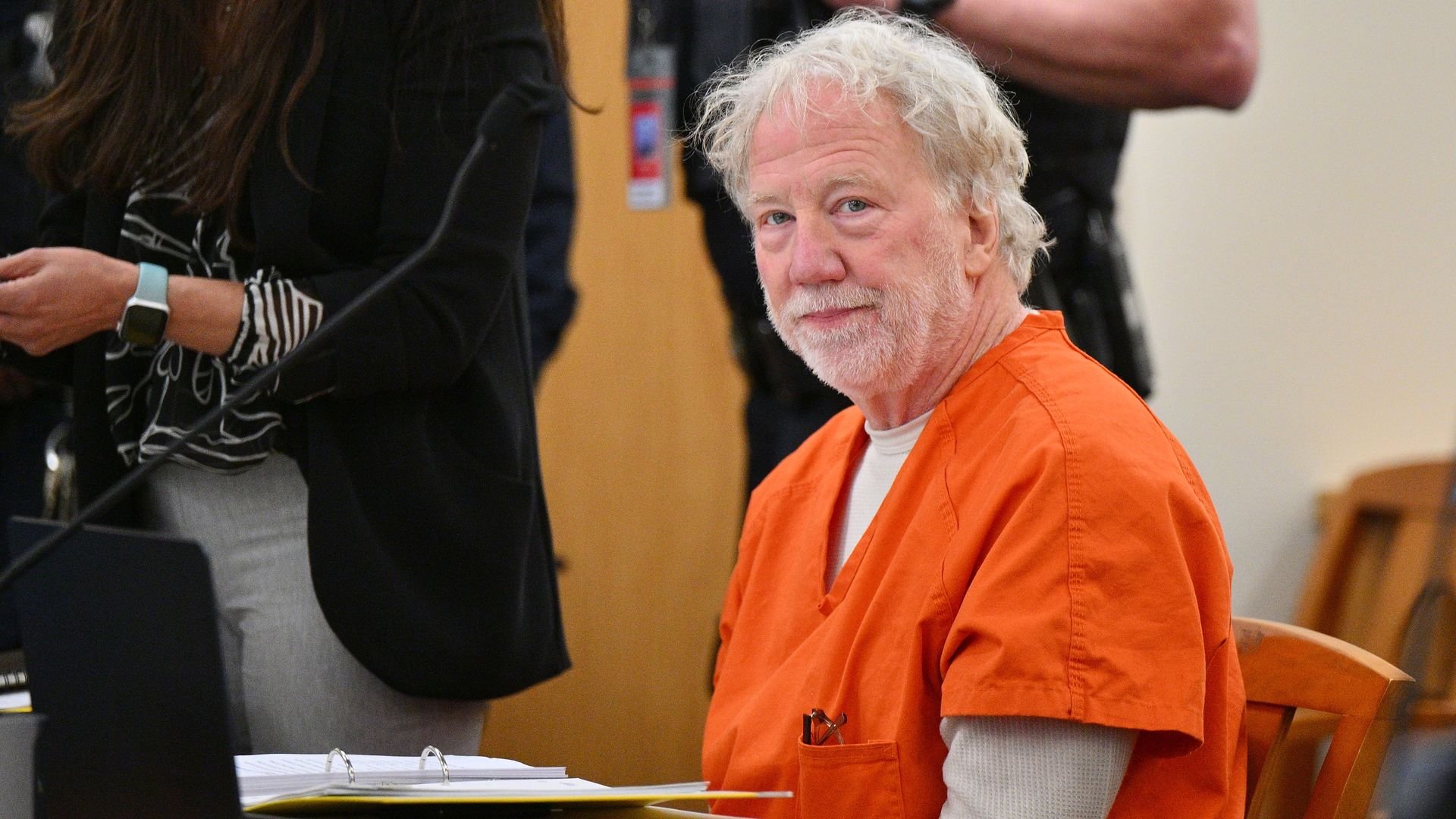 Timothy-Busfield-schl-ft-nach-Auszug-aus-Knast-in-Luxusvilla