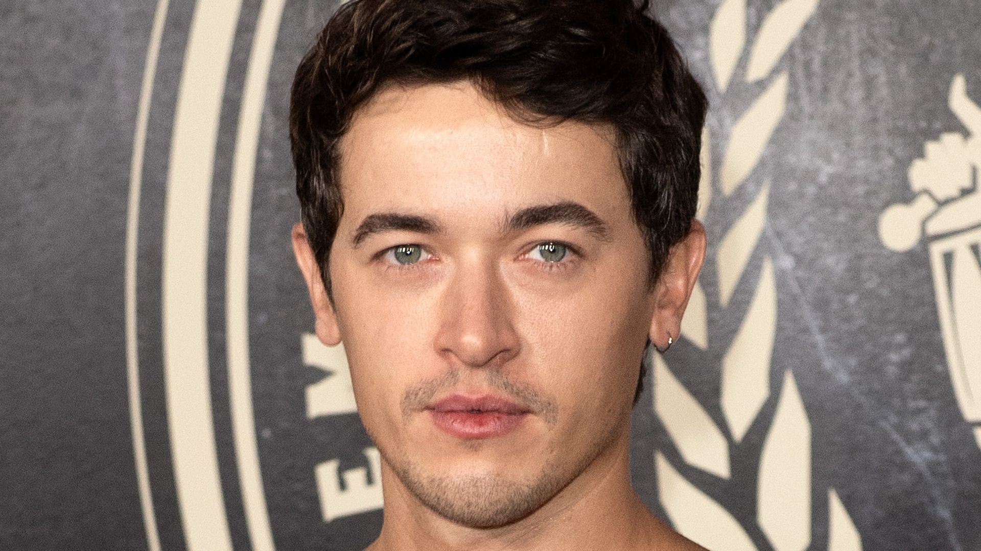 Tom-Blyth-bleibt-braun-Kein-blondes-Haar-nach-dem-Filmdreh